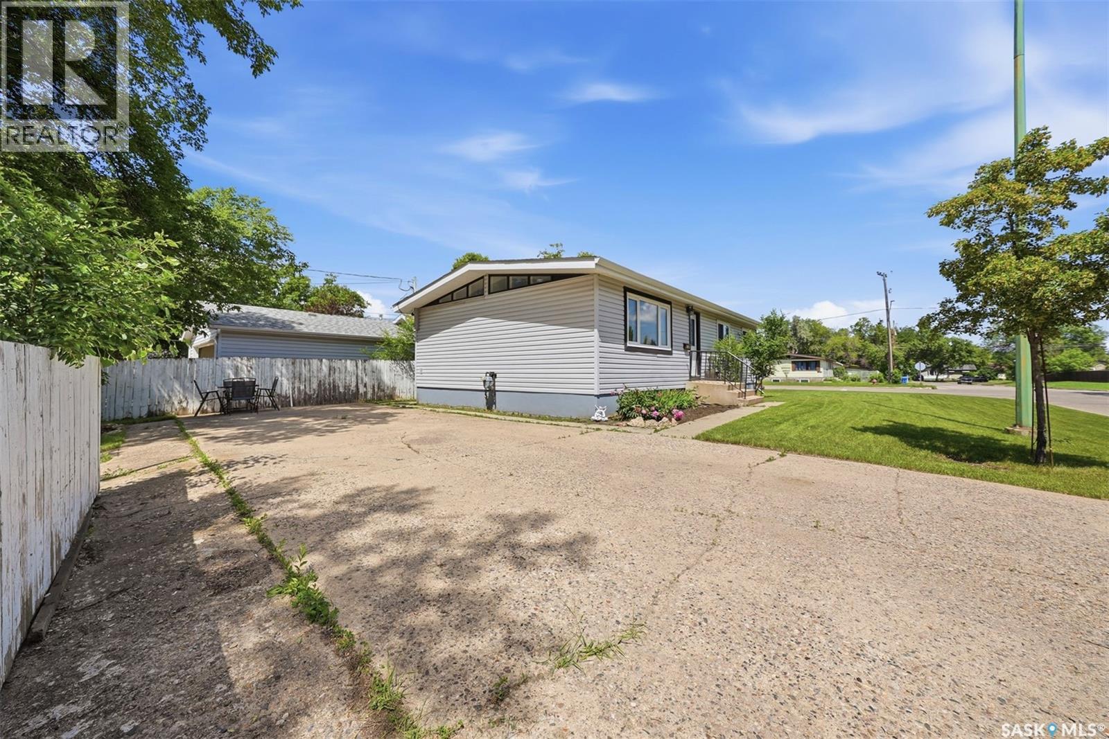 1397 7th Street E, Prince Albert, Saskatchewan  S6V 0V2 - Photo 27 - SK042142