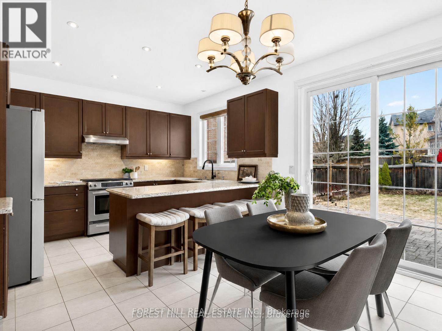 22 Mccombe Lane, Vaughan, Ontario  L6A 4G2 - Photo 3 - N13241478