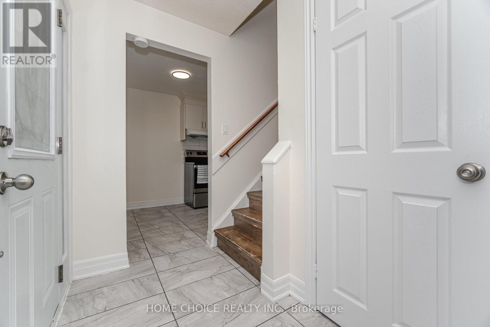 2 Hunt Club Drive, Brampton, Ontario  L6S 1S2 - Photo 16 - W13507906