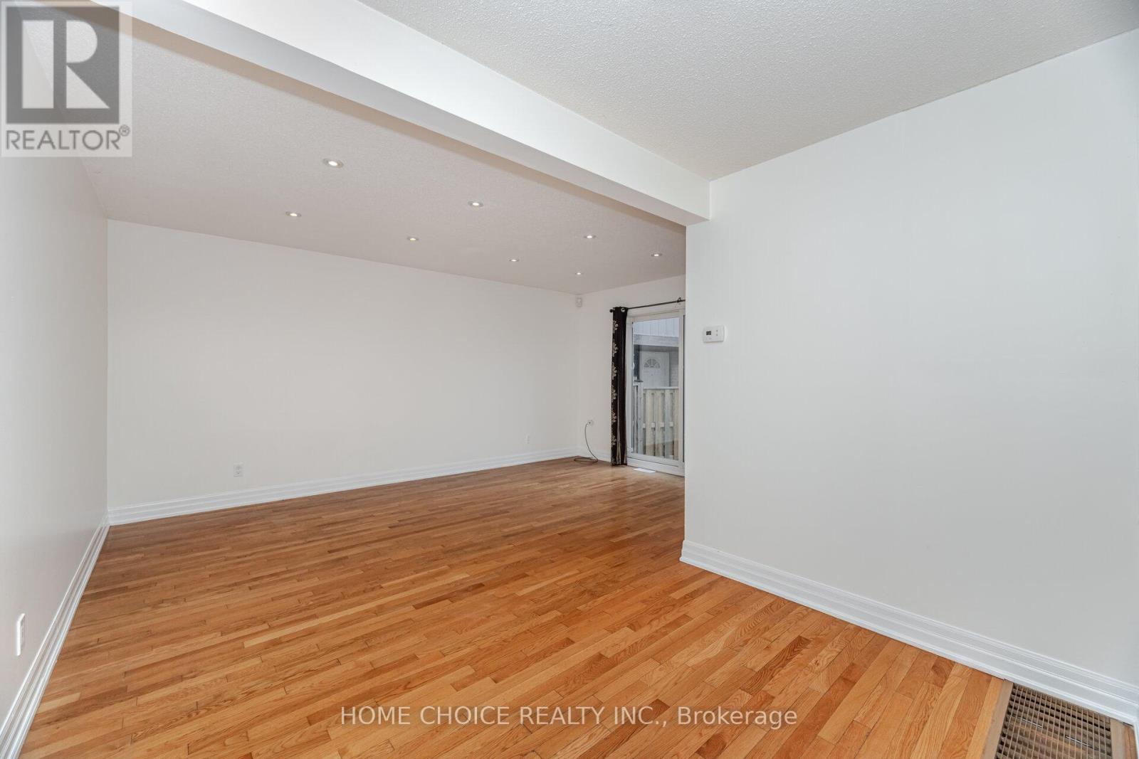 2 Hunt Club Drive, Brampton, Ontario  L6S 1S2 - Photo 11 - W13507906