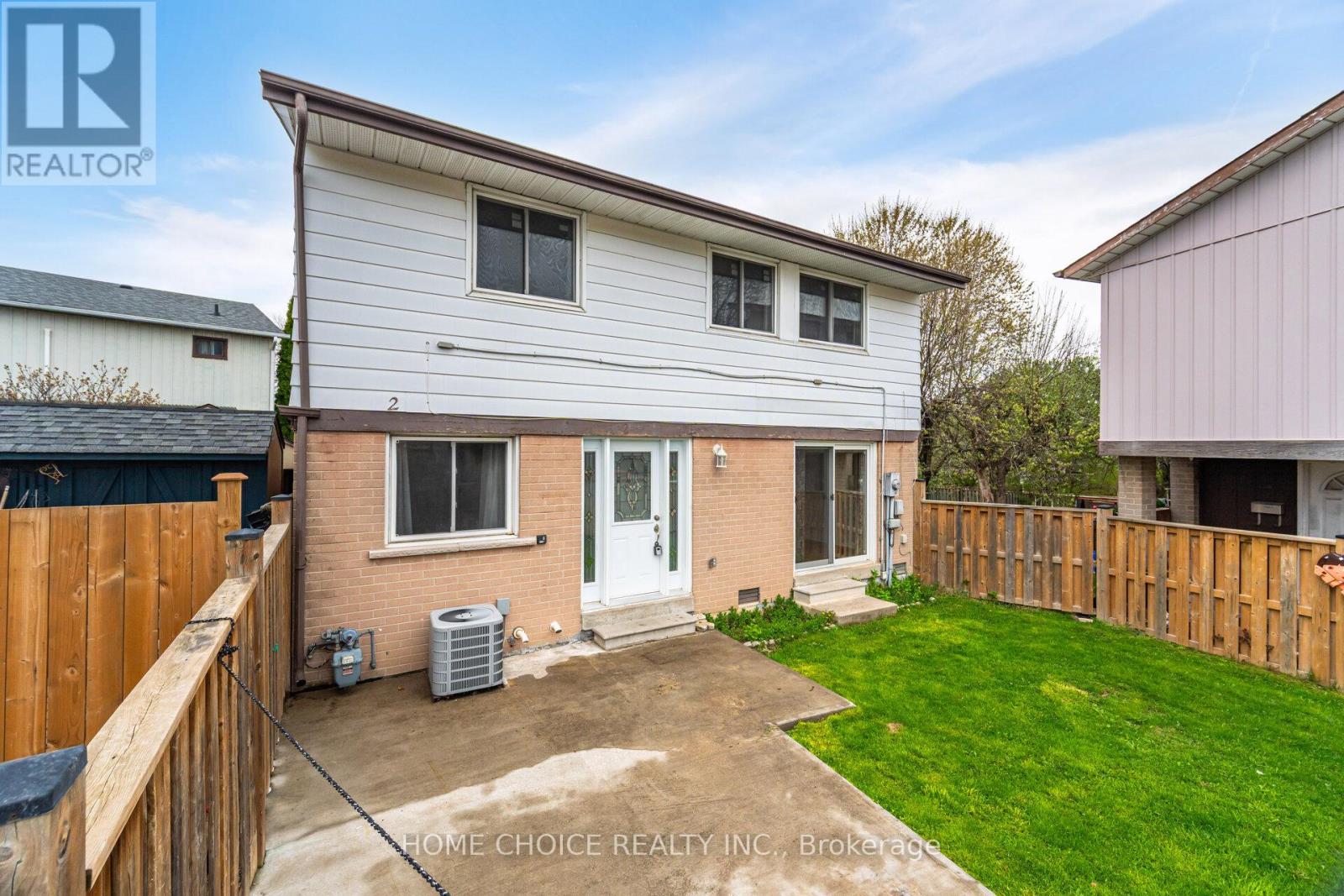 2 Hunt Club Drive, Brampton, Ontario  L6S 1S2 - Photo 2 - W13507906
