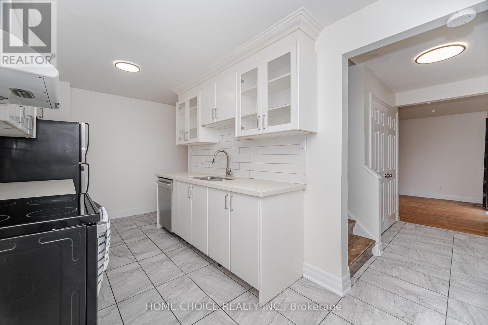 2 Hunt Club Drive, Brampton, Ontario  L6S 1S2 - Photo 13 - W13507906