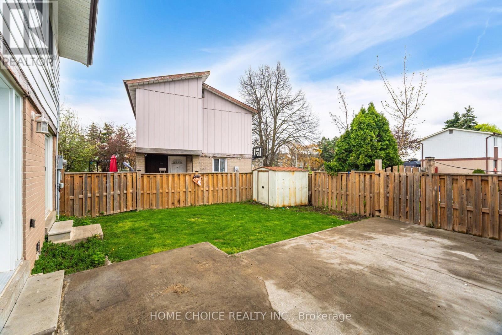 2 Hunt Club Drive, Brampton, Ontario  L6S 1S2 - Photo 5 - W13507906