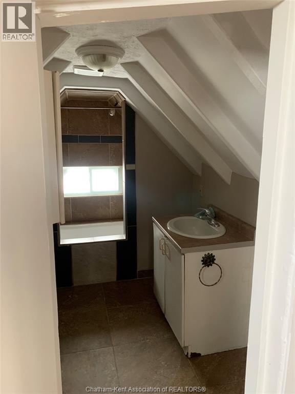 154 Thames Street, Chatham, Ontario  N7L 2Y8 - Photo 2 - 26016576