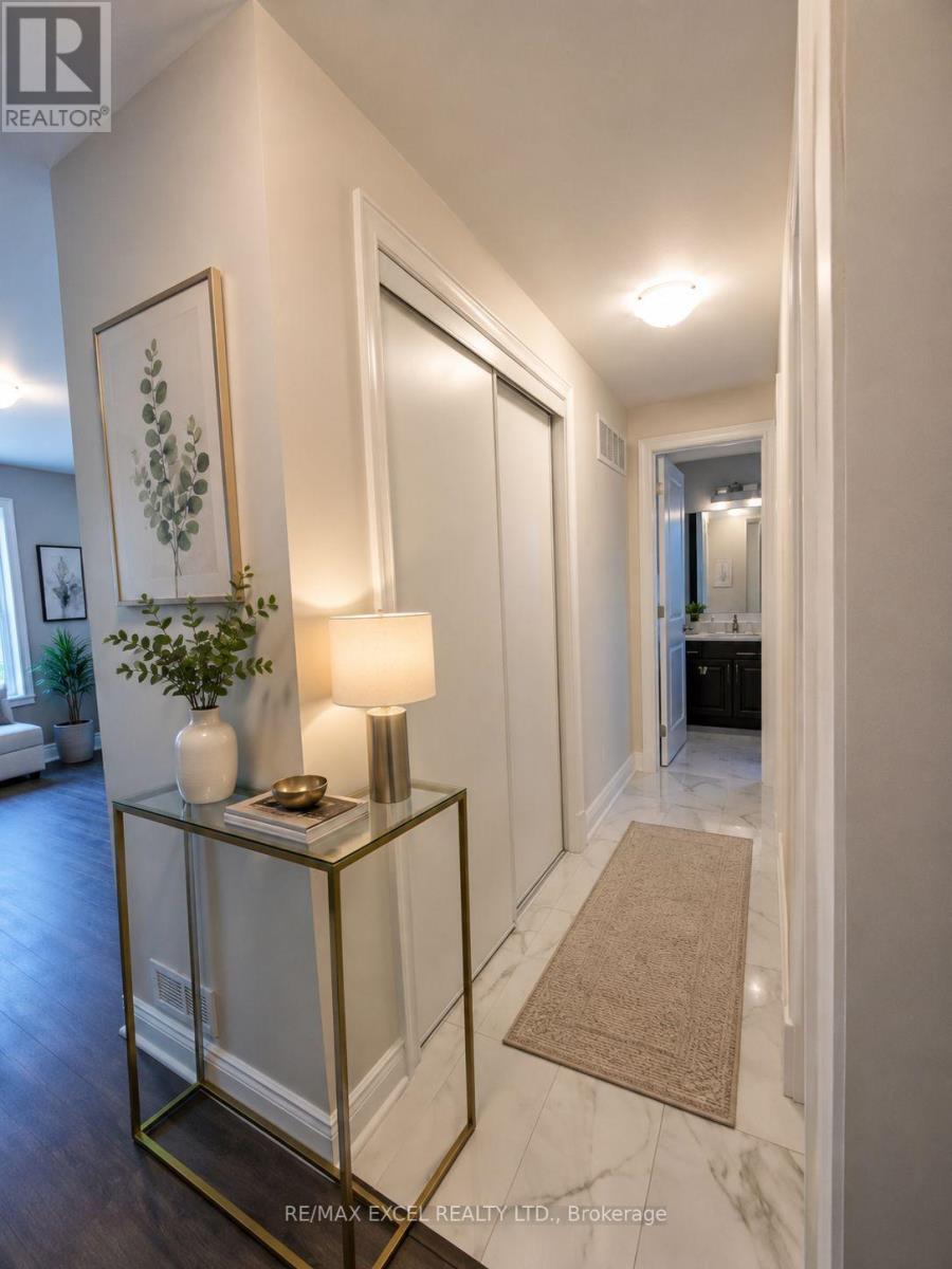 Coach House - 41 John Rolph Street, Markham, Ontario L6B 0A8 - Photo 3 - N13540086