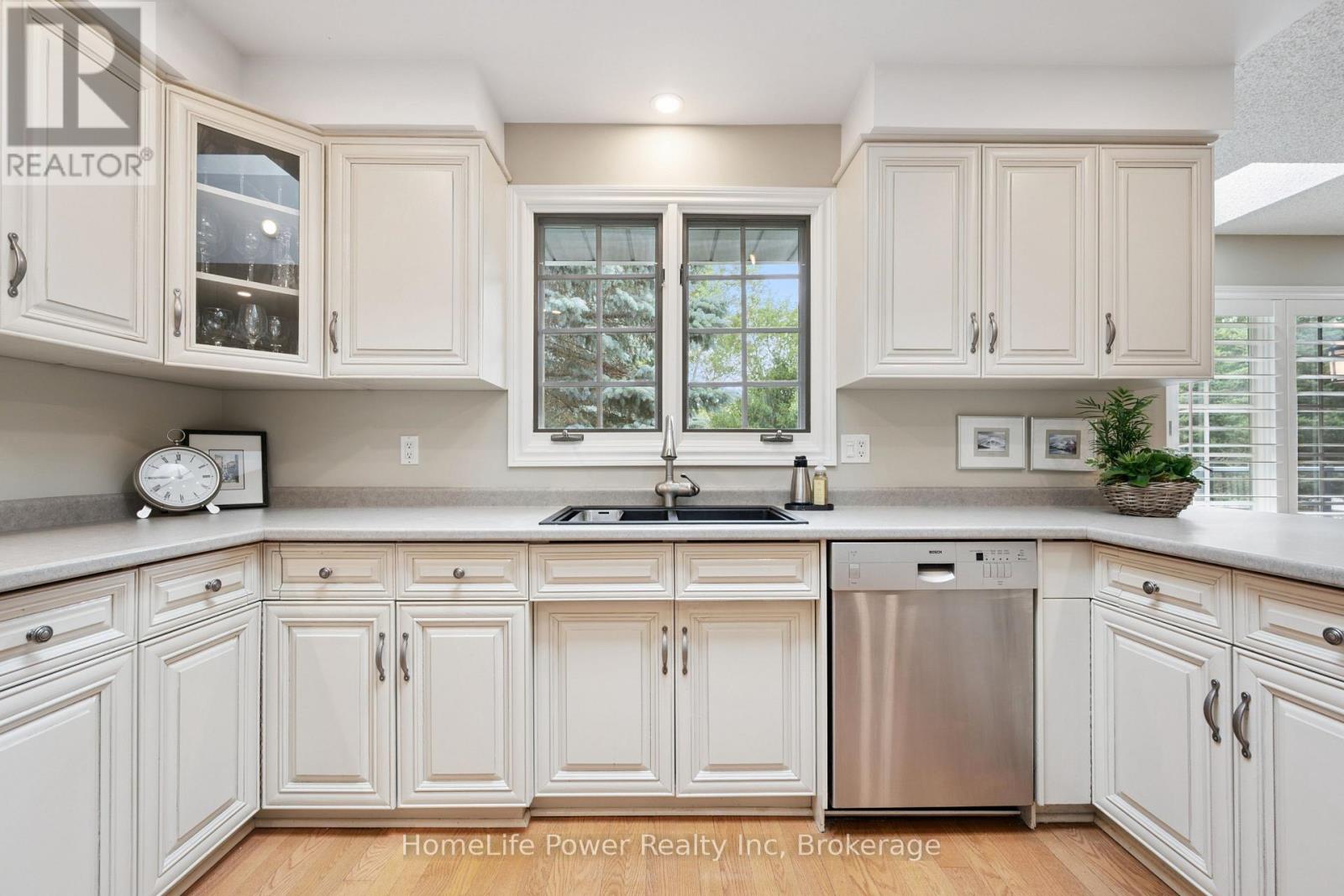 8 Robin Road, Guelph, Ontario  N1L 1A7 - Photo 18 - X13546568