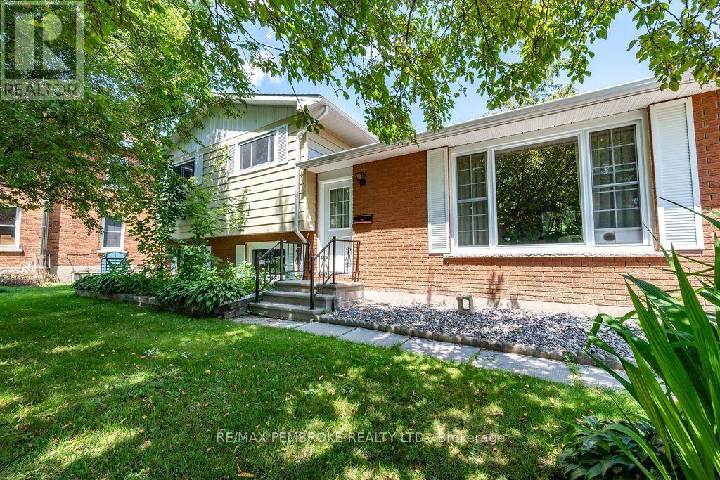 1656 Beachburg Road, Whitewater Region, Ontario