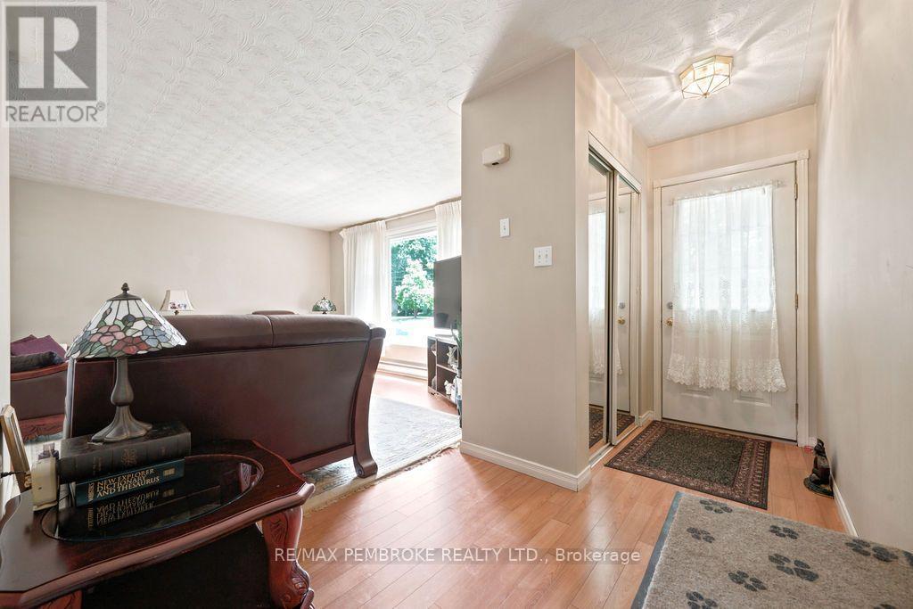 1656 Beachburg Road, Whitewater Region, Ontario K0J 1C0 - Photo 6 - X13546500