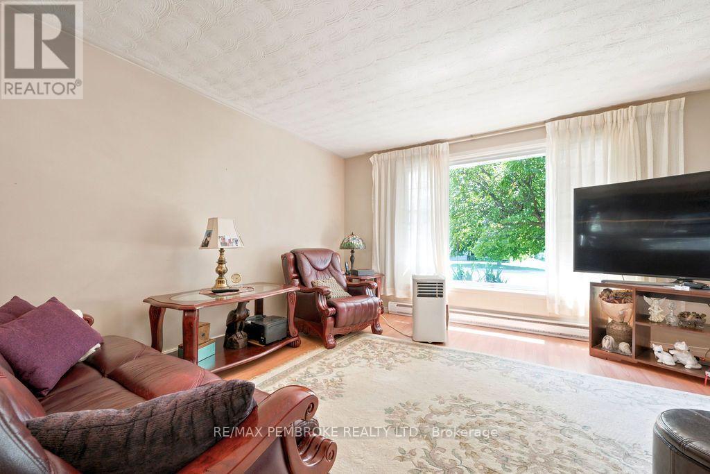 1656 Beachburg Road, Whitewater Region, Ontario  K0J 1C0 - Photo 8 - X13546500