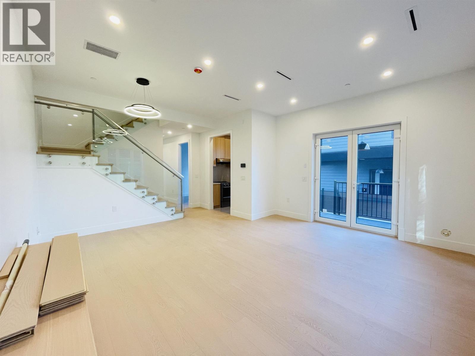 2 2452 Harrison Drive, Vancouver, British Columbia V5P 2P8 - Photo 3 - R3143499