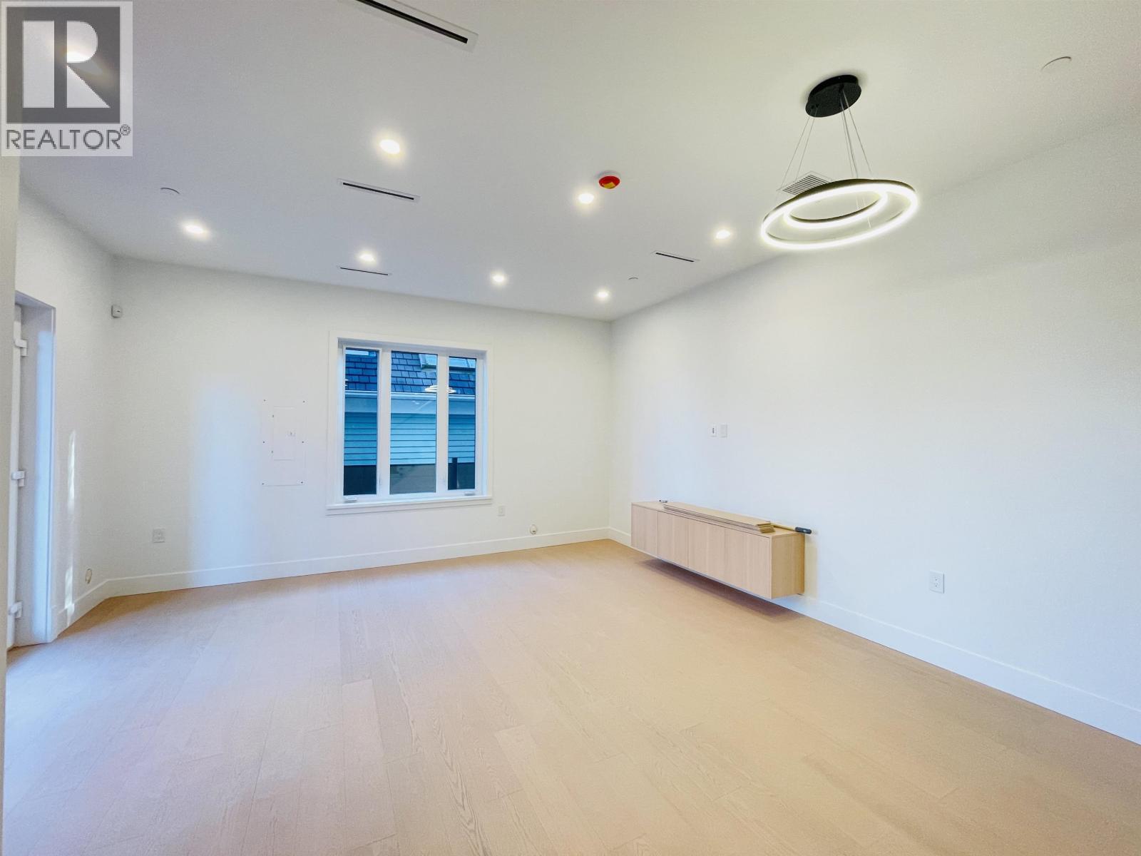 2 2452 Harrison Drive, Vancouver, British Columbia V5P 2P8 - Photo 2 - R3143499