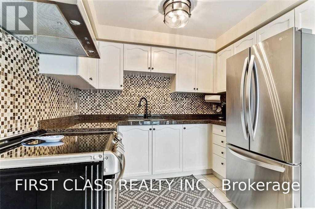 67 Denton Circle, Vaughan (Maple), Ontario  L6A 2N4 - Photo 6 - N13546524