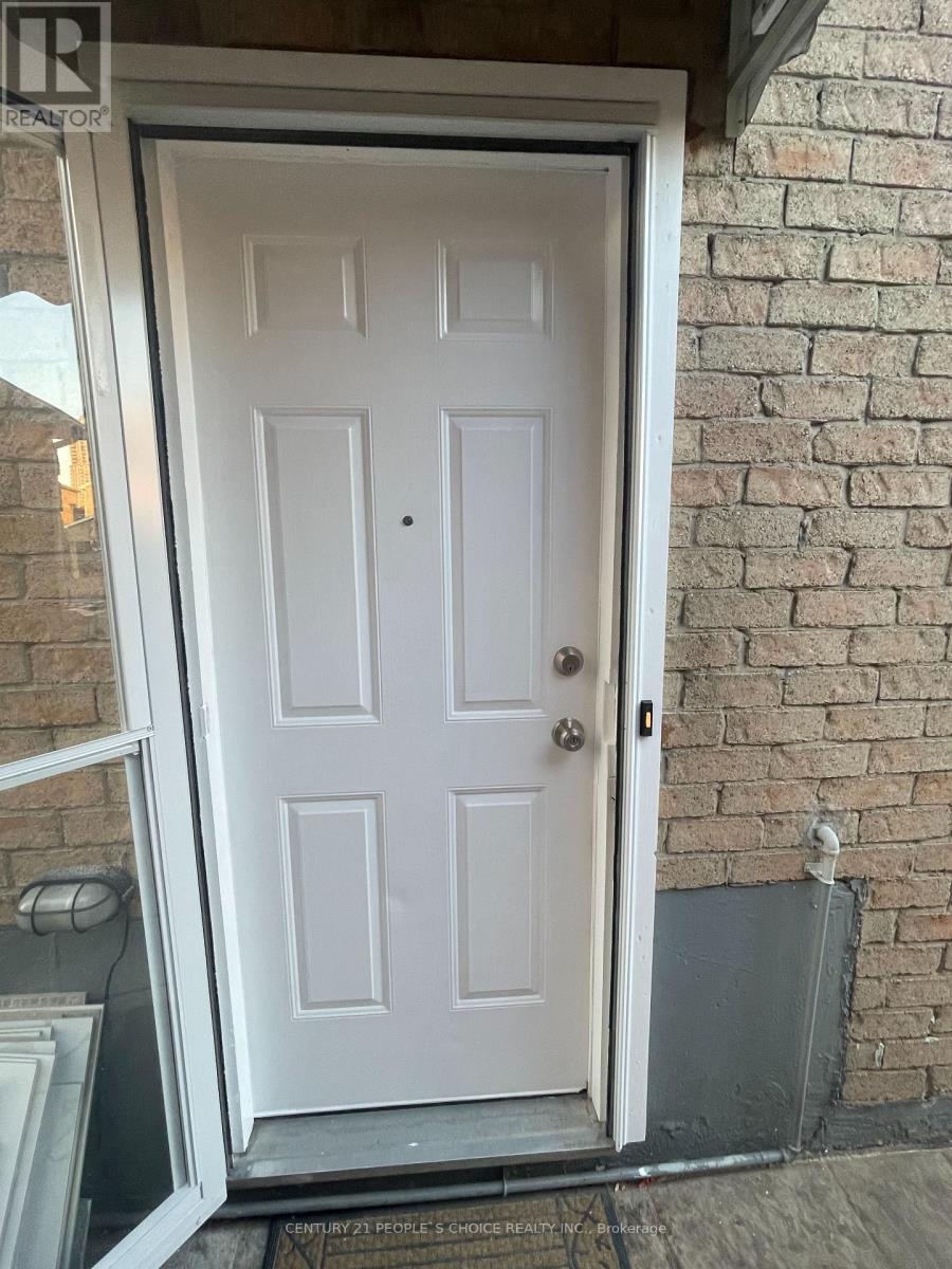 Bsmt - 358 Kingsbridge Garden Circle, Mississauga, Ontario  L5R 1K8 - Photo 2 - W13546518