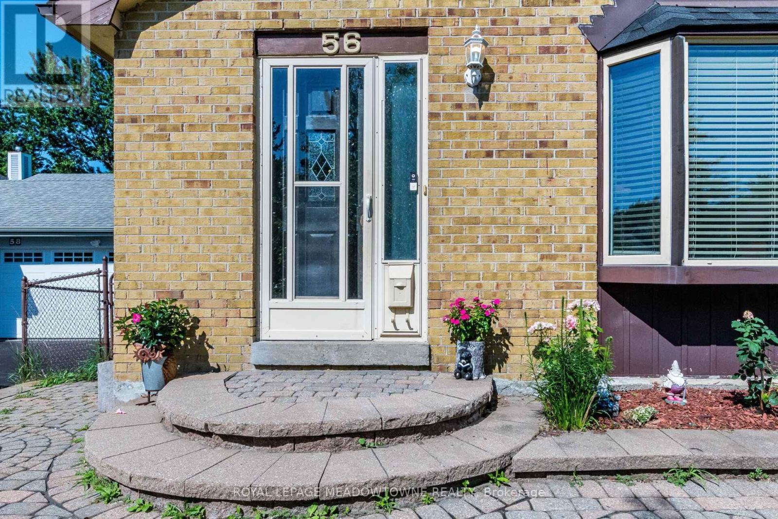 56 Sutter Avenue, Brampton, Ontario  L6Z 1G7 - Photo 3 - W13546292