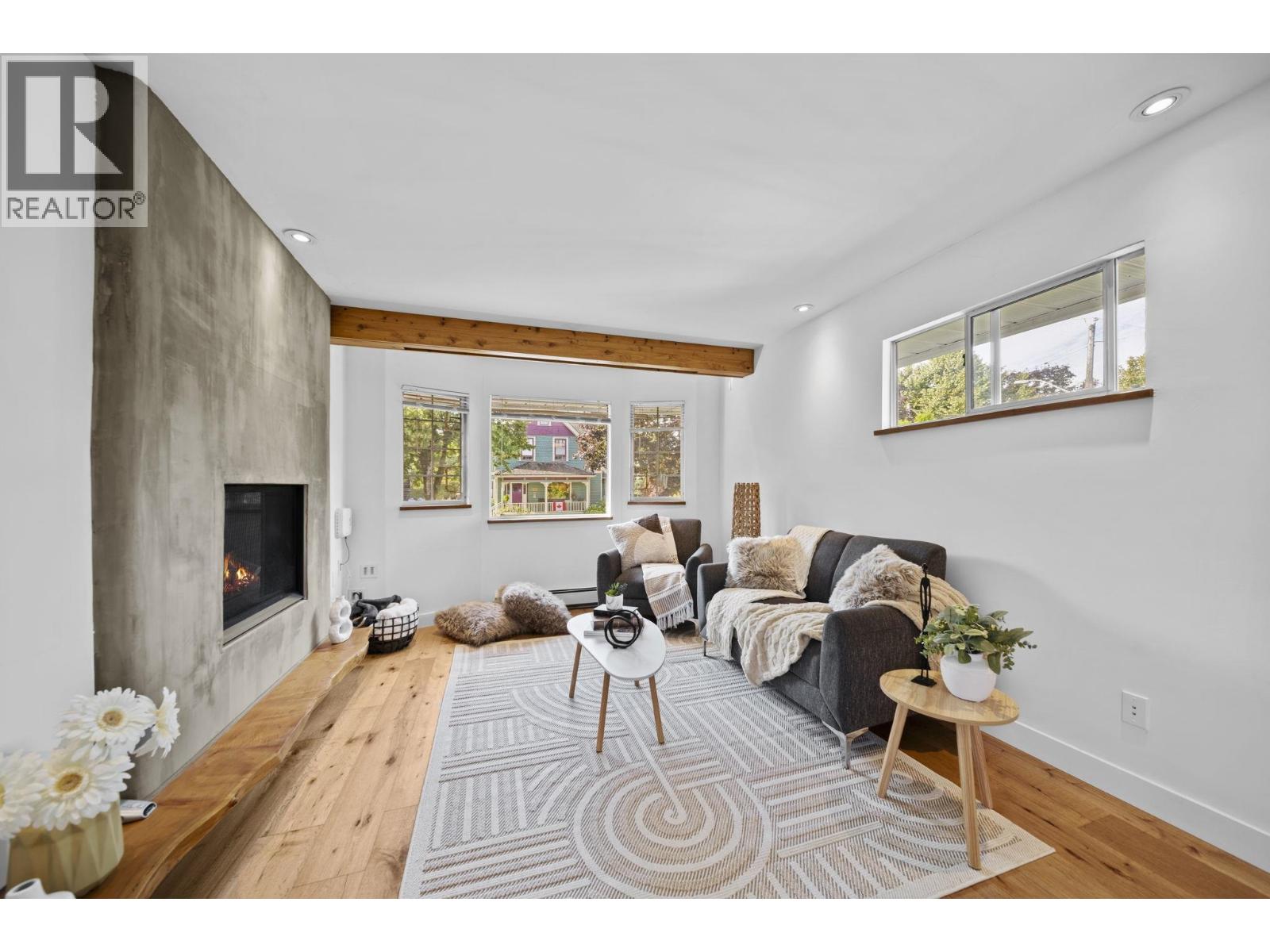224 Fourth Avenue, New Westminster, British Columbia  V3L 1N7 - Photo 3 - R3144865