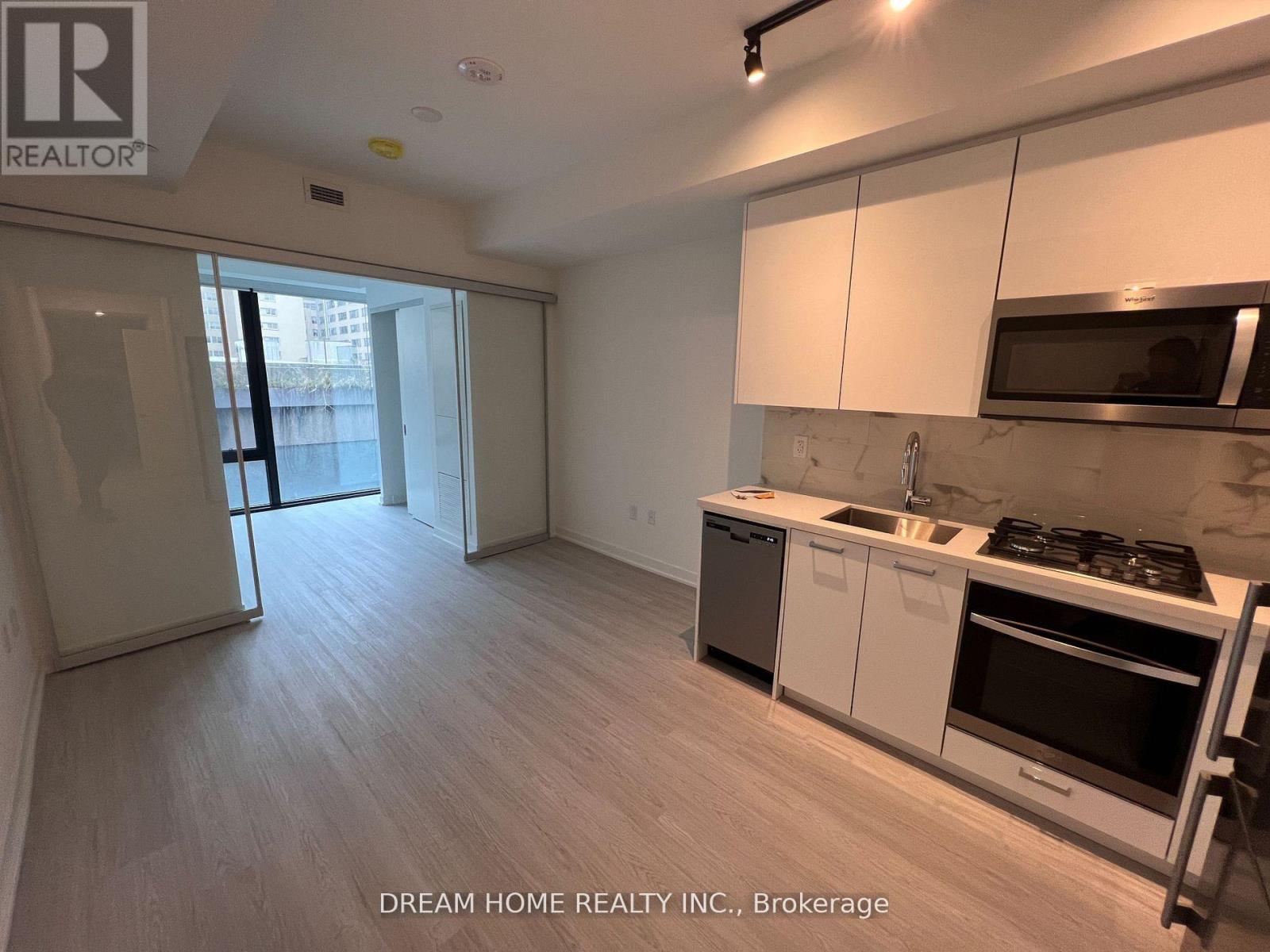 516 - 195 MCCAUL STREET, Toronto, Ontario