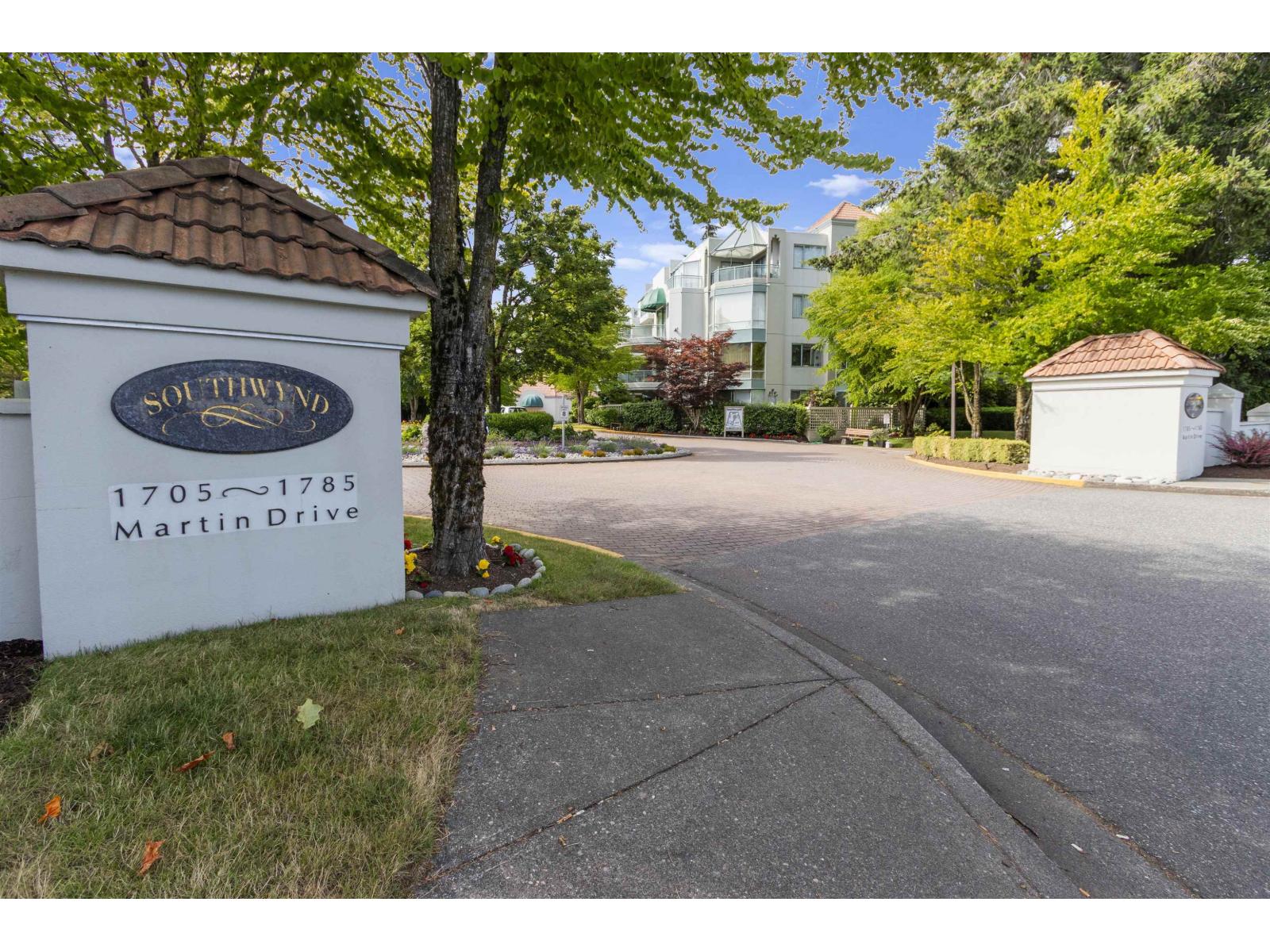 112 1785 Martin Drive, Surrey, British Columbia  V4A 9T5 - Photo 2 - R3144898