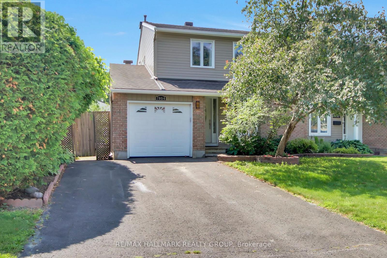 7954 Decarie Drive, Ottawa, Ontario