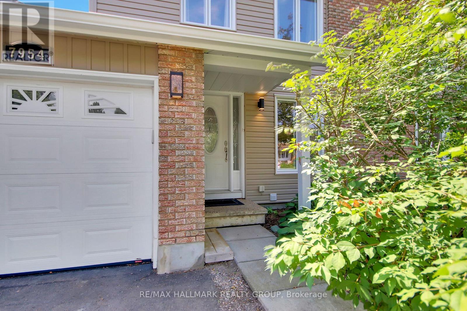 7954 Decarie Drive, Ottawa, Ontario  K1C 2C3 - Photo 2 - X13546640