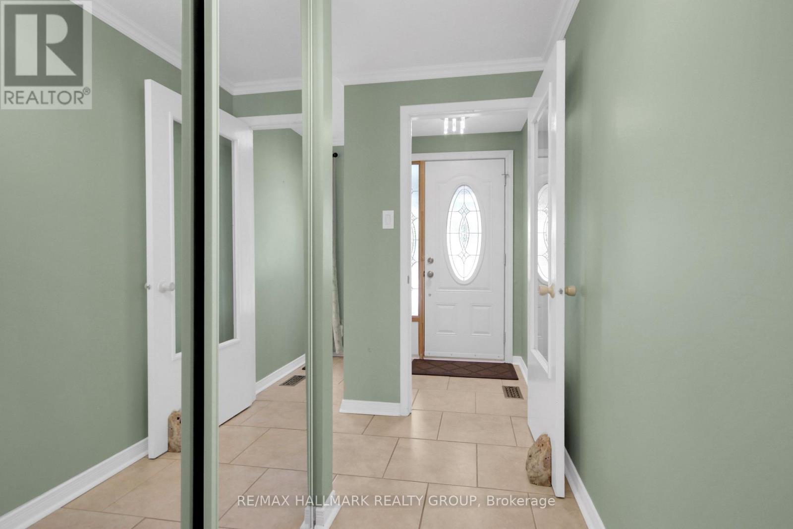 7954 Decarie Drive, Ottawa, Ontario  K1C 2C3 - Photo 3 - X13546640