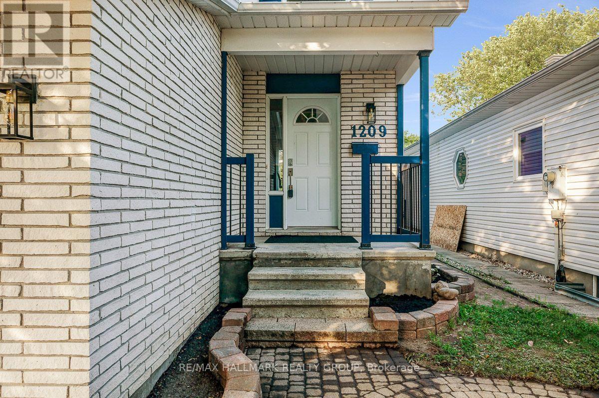 1209 Whiterock Street, Ottawa, Ontario K1J 1A7 - Photo 2 - X13546656