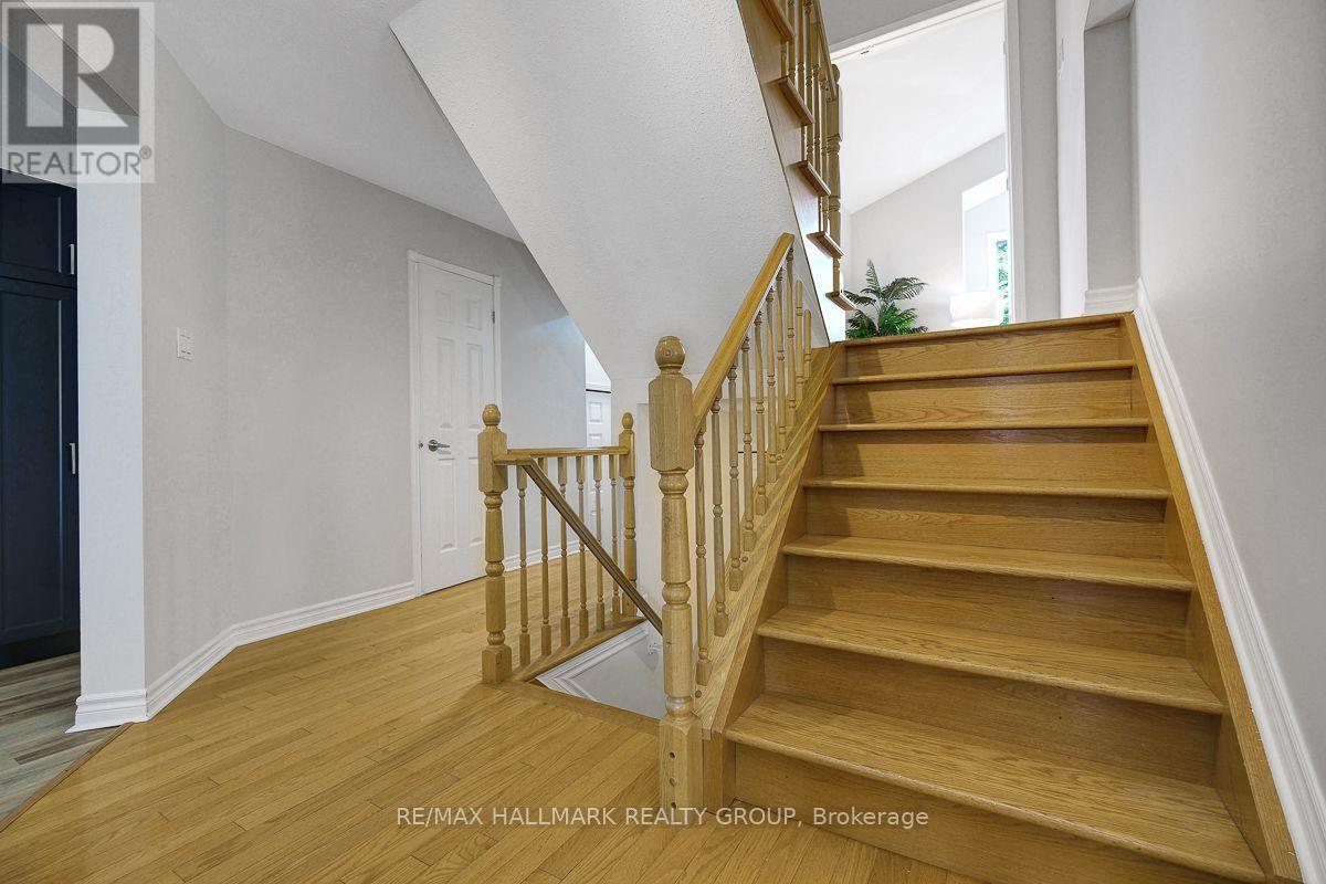 1209 Whiterock Street, Ottawa, Ontario K1J 1A7 - Photo 3 - X13546656