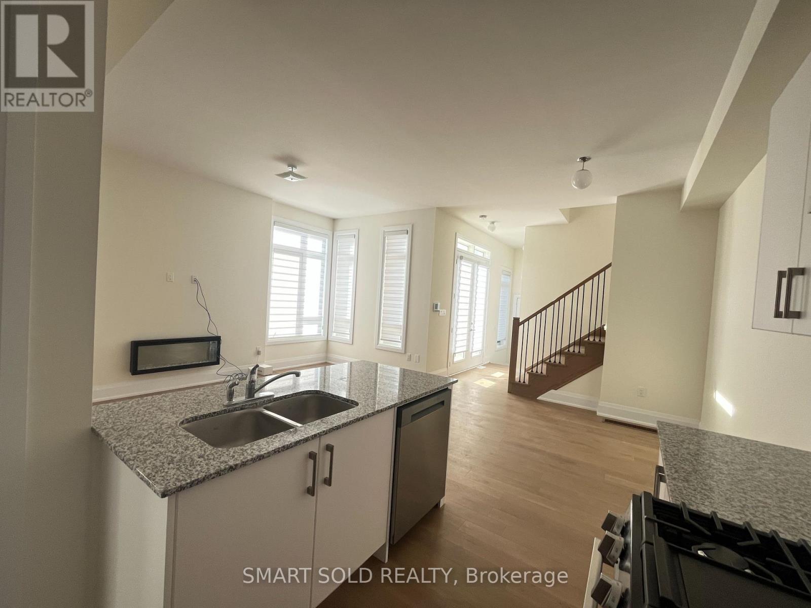 42 Mindanao Avenue, Markham, Ontario  L6C 3E1 - Photo 6 - N13546678