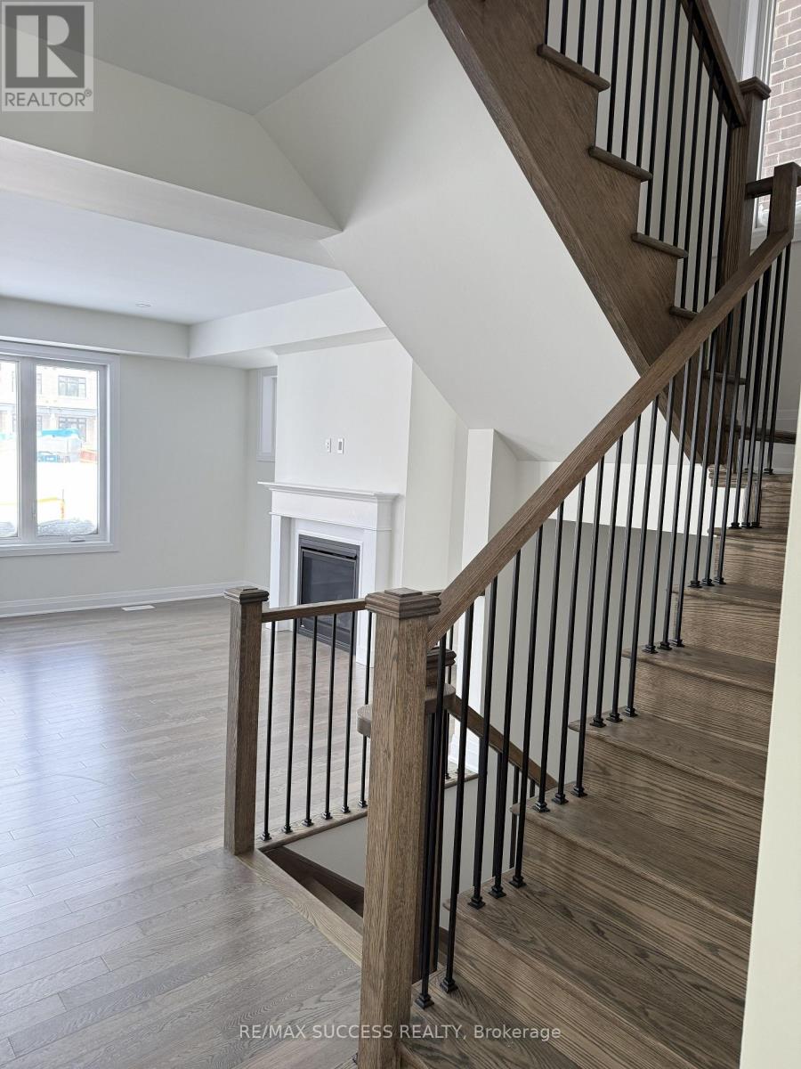 3272 Mariner Pass, Oakville, Ontario  L6M 4K1 - Photo 4 - W13546686