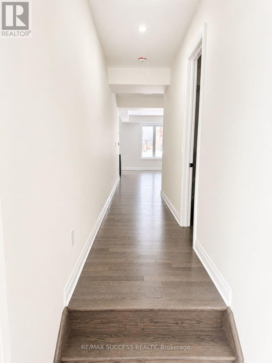 3272 Mariner Pass, Oakville, Ontario  L6M 4K1 - Photo 6 - W13546686