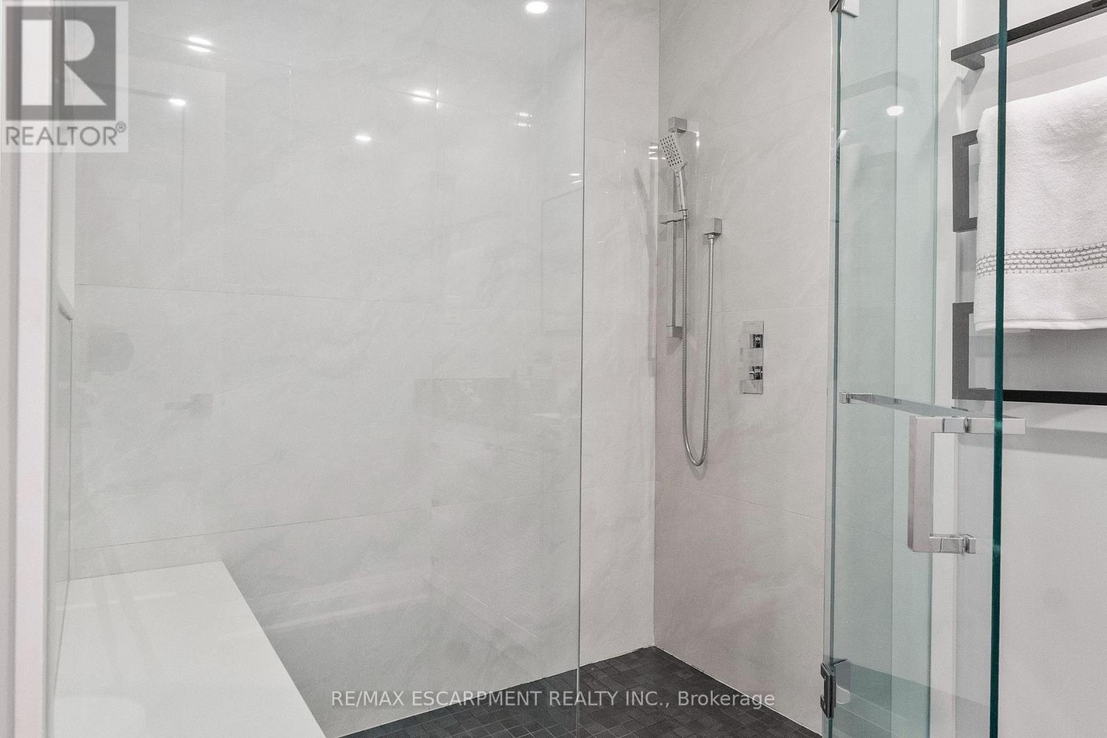 1829 Barsuda Drive, Mississauga, Ontario  L5J 1V3 - Photo 28 - W13546692