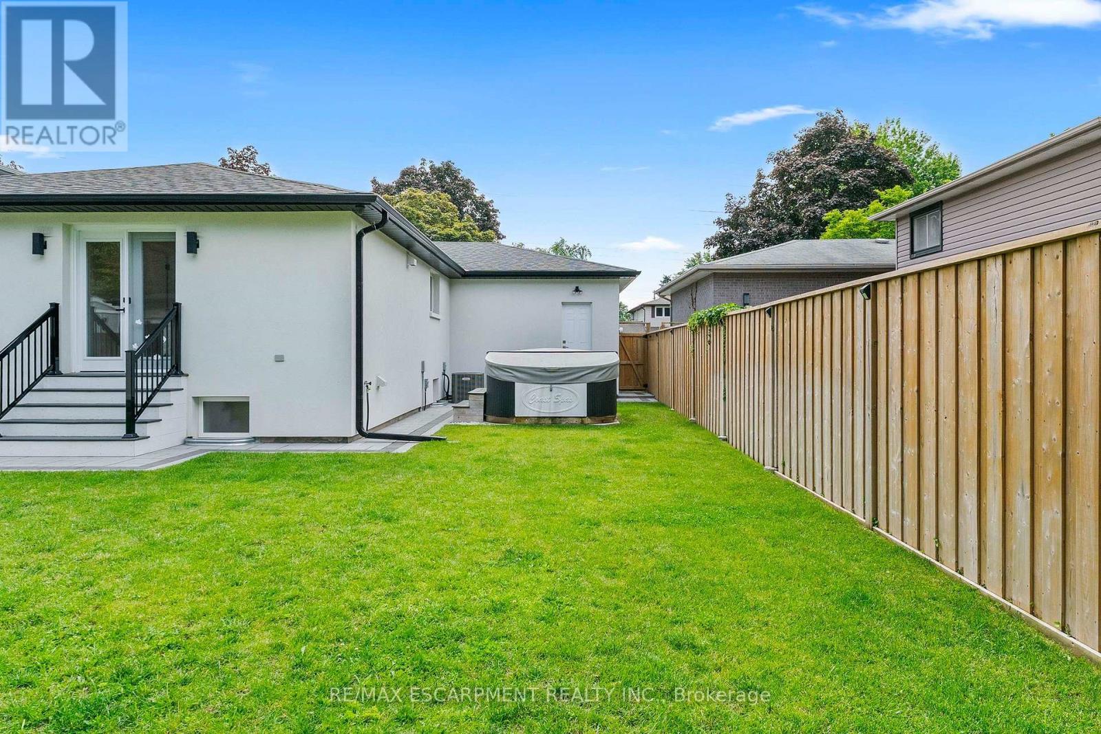 1829 Barsuda Drive, Mississauga, Ontario  L5J 1V3 - Photo 48 - W13546692