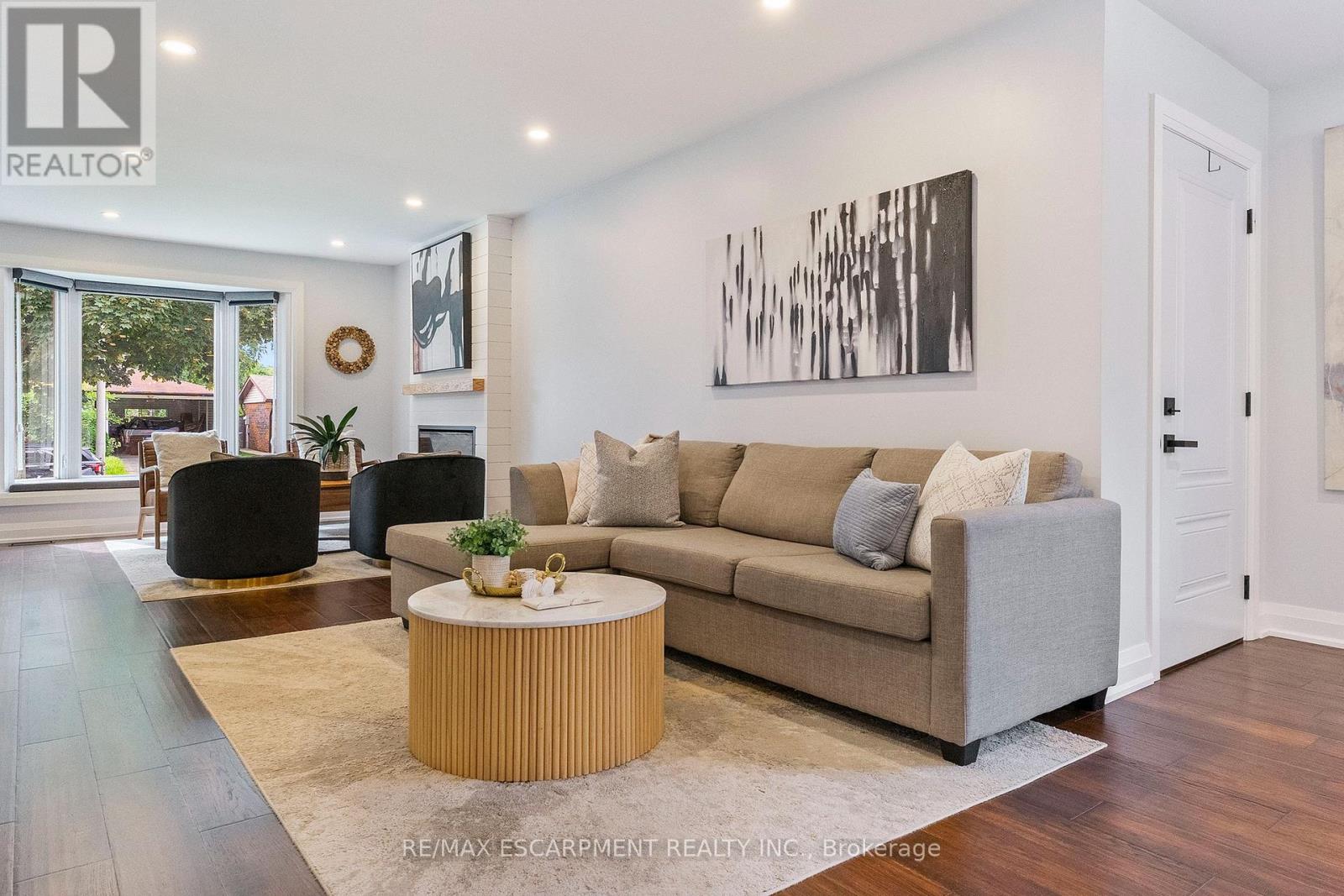 1829 Barsuda Drive, Mississauga, Ontario  L5J 1V3 - Photo 9 - W13546692