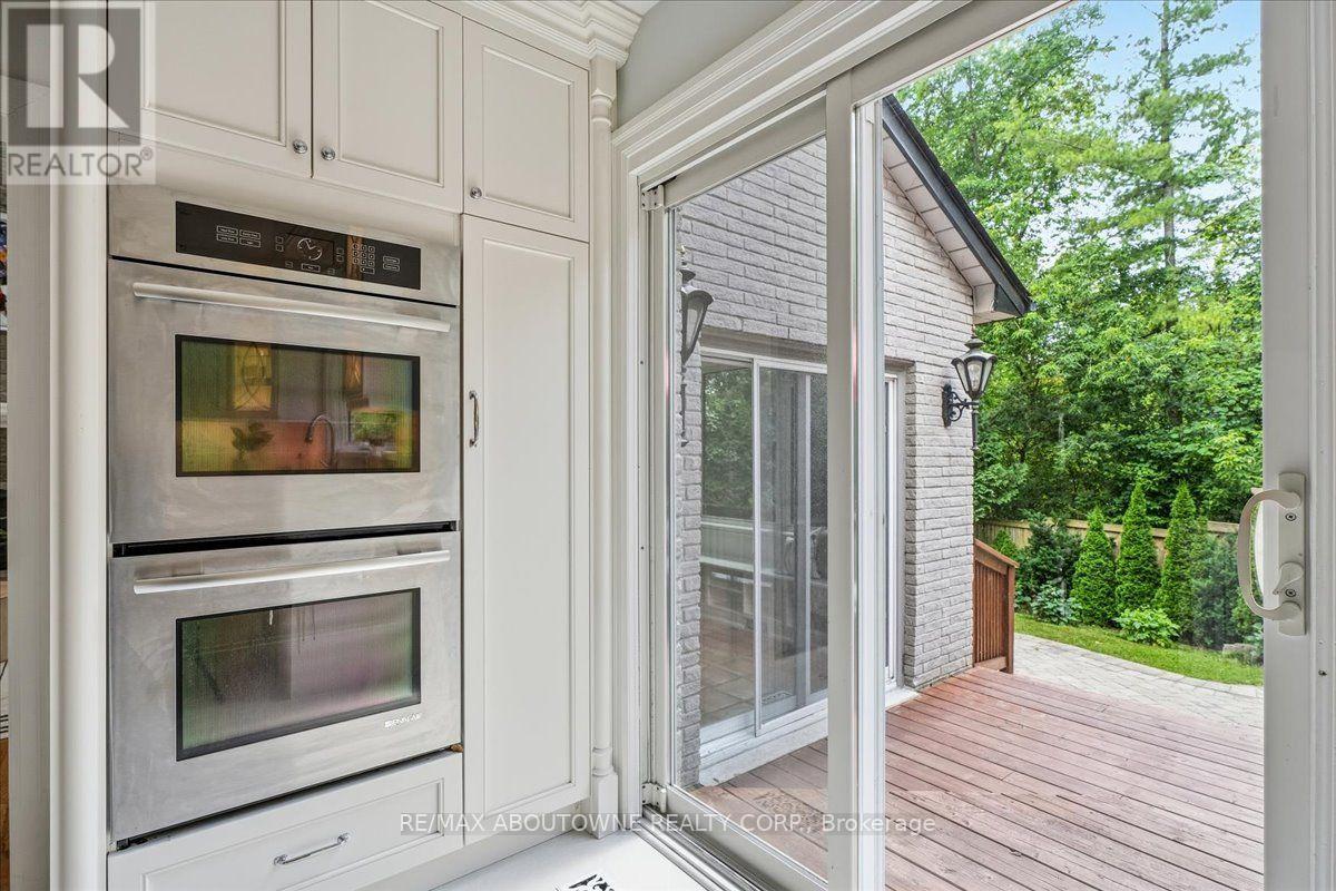 1328 King Henry Court, Oakville, Ontario  L6M 2Y6 - Photo 22 - W13066780