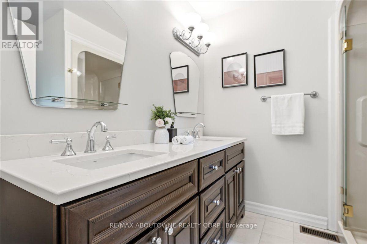 1328 King Henry Court, Oakville, Ontario  L6M 2Y6 - Photo 35 - W13066780