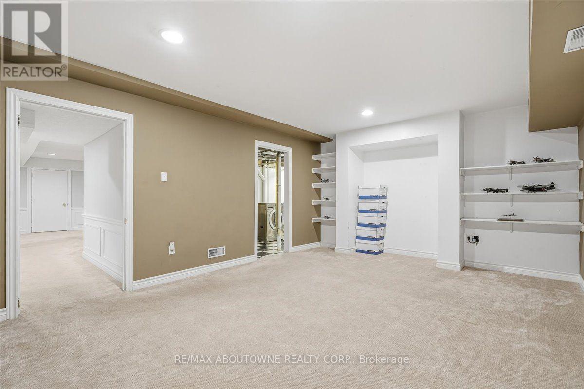 1328 King Henry Court, Oakville, Ontario  L6M 2Y6 - Photo 38 - W13066780