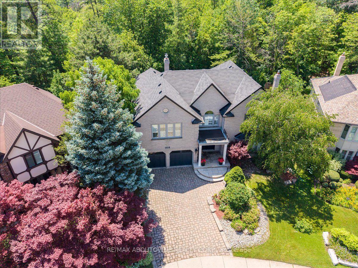 1328 King Henry Court, Oakville, Ontario  L6M 2Y6 - Photo 4 - W13066780