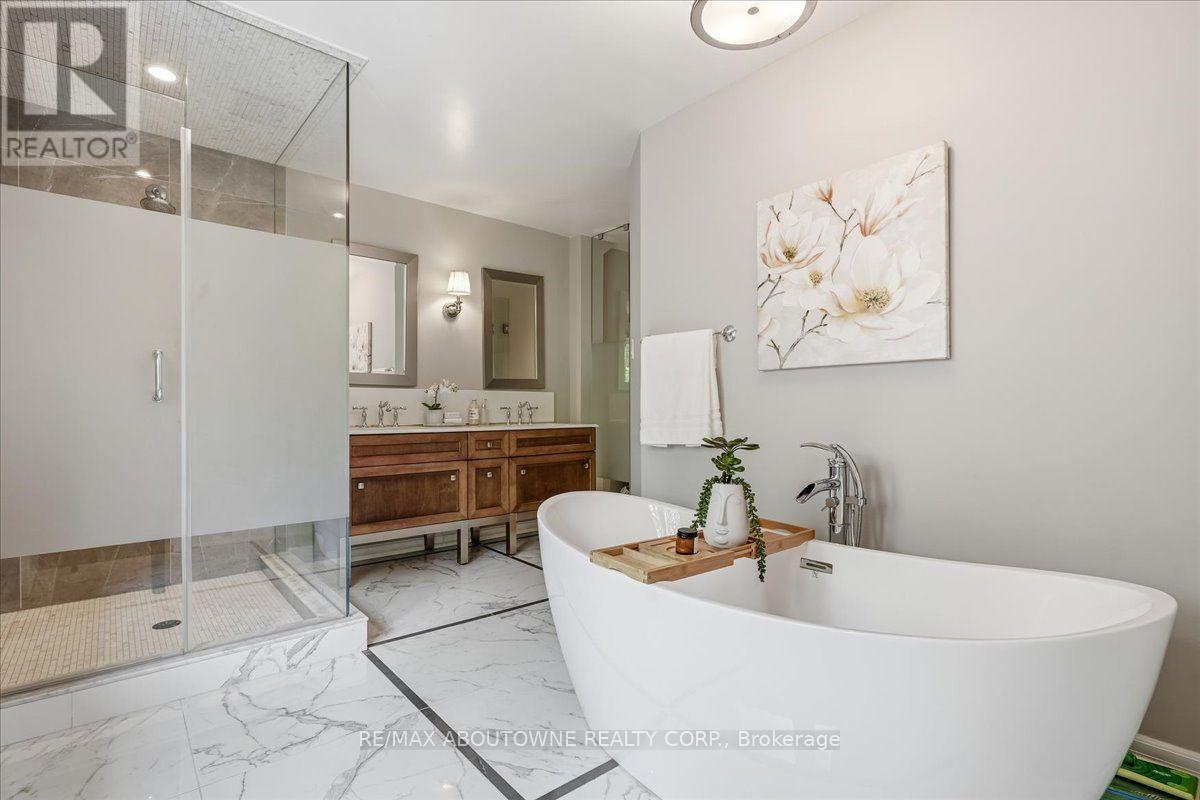 1328 King Henry Court, Oakville, Ontario  L6M 2Y6 - Photo 29 - W13066780