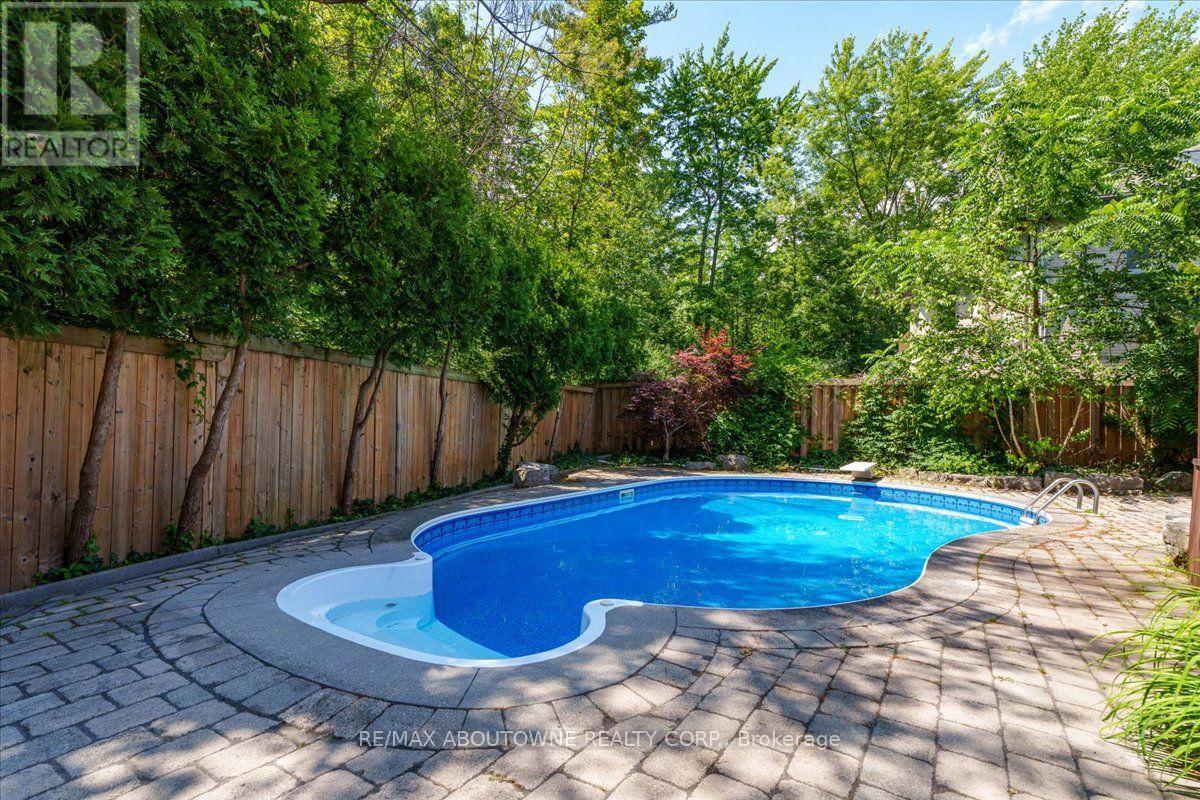 1328 King Henry Court, Oakville, Ontario  L6M 2Y6 - Photo 41 - W13066780