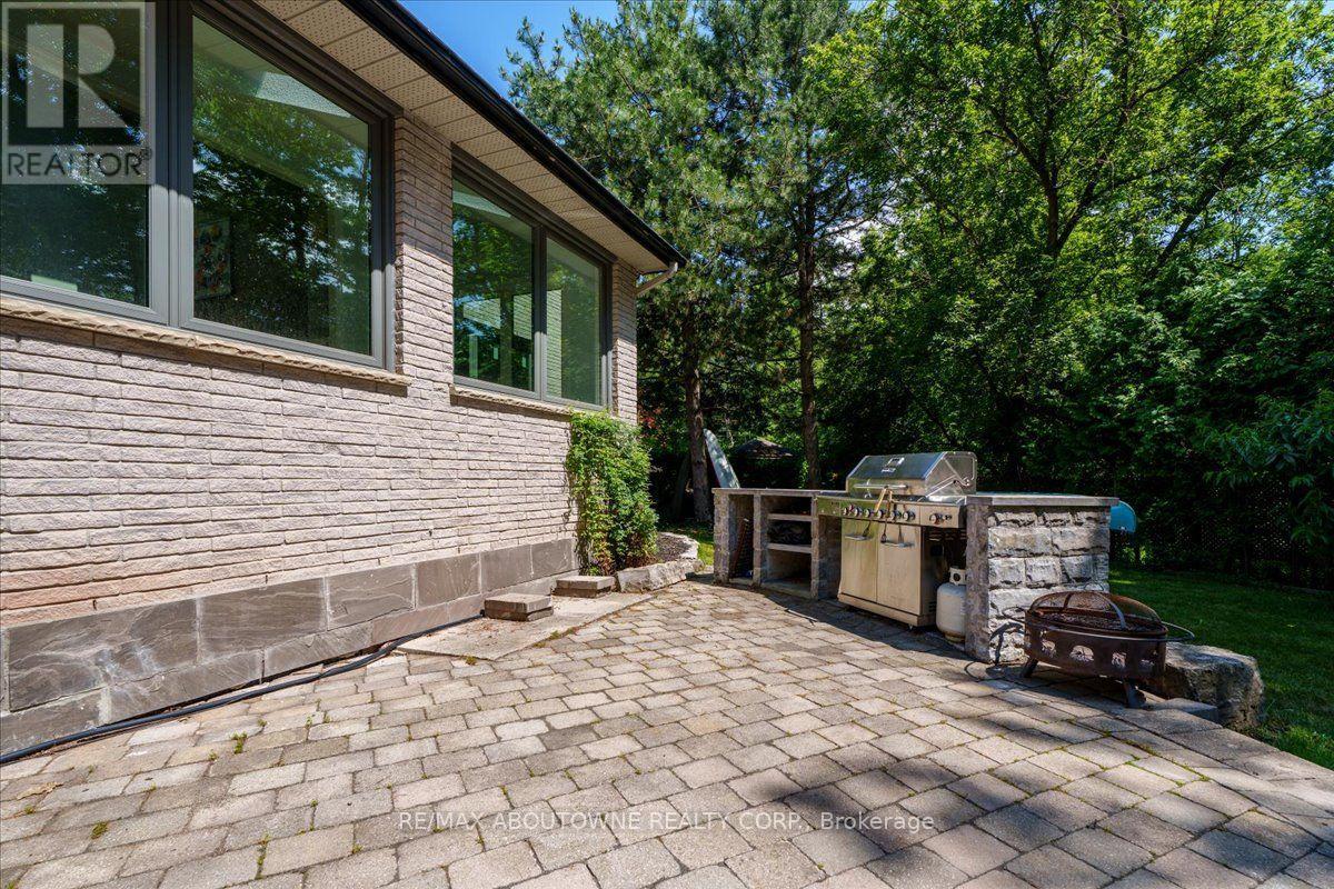 1328 King Henry Court, Oakville, Ontario  L6M 2Y6 - Photo 43 - W13066780