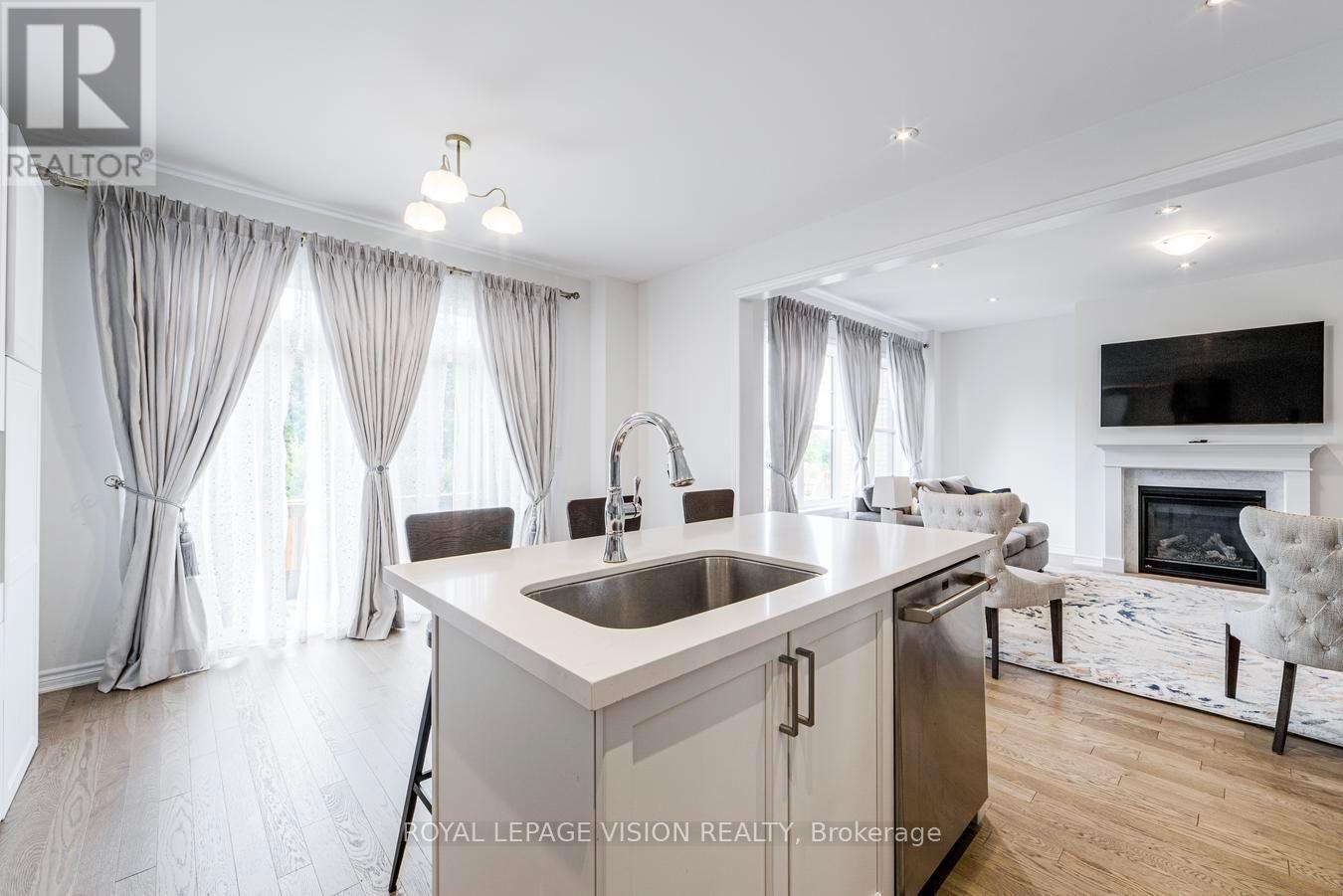 33 Bremner Street, Whitby, Ontario  L1R 1W5 - Photo 16 - E13000854