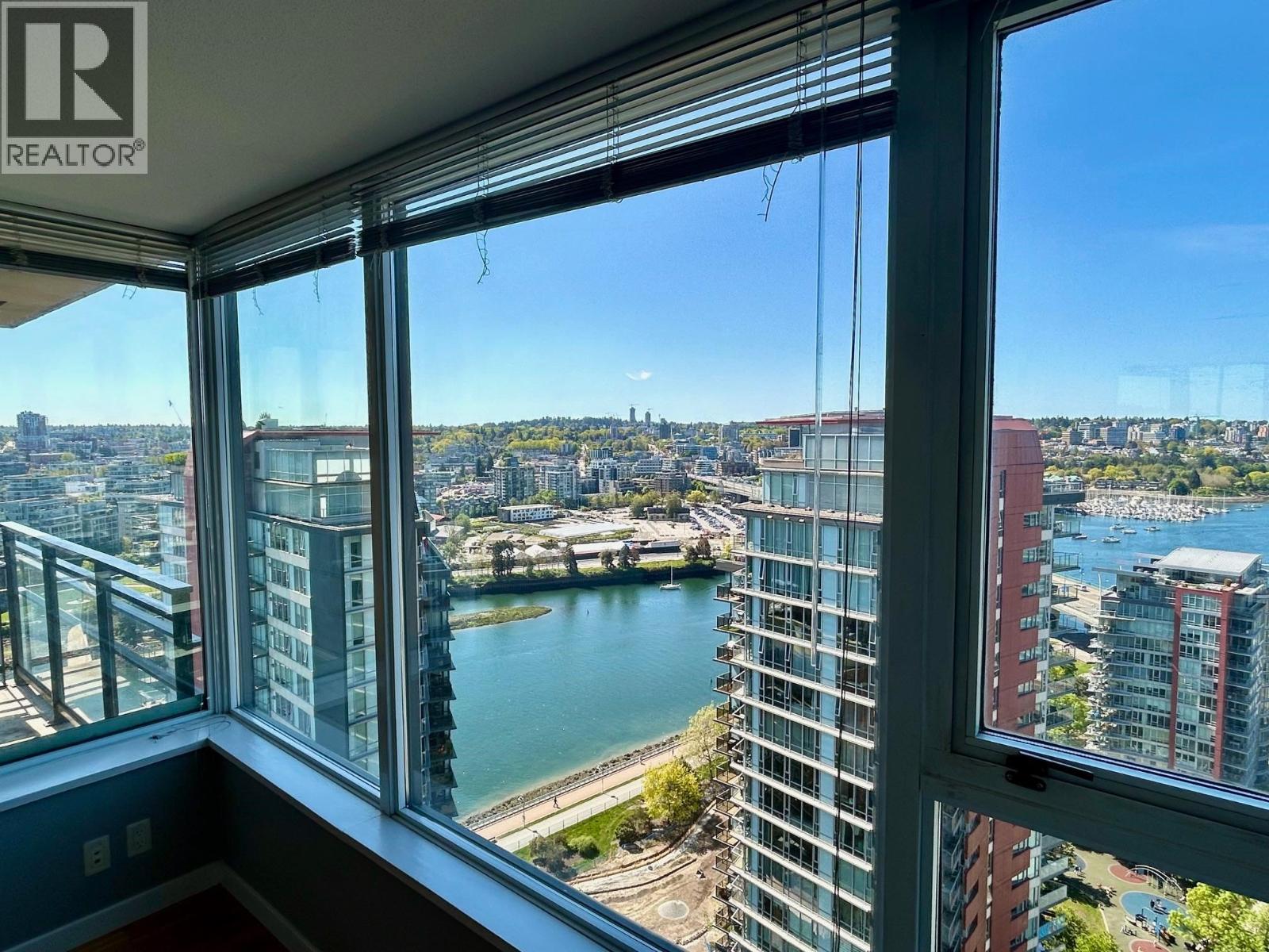3005 33 SMITHE STREET, Vancouver
