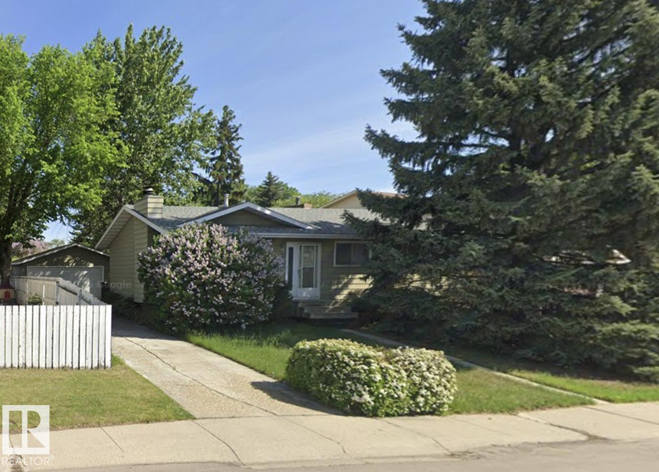 4712 131 AV NW, Edmonton, Alberta