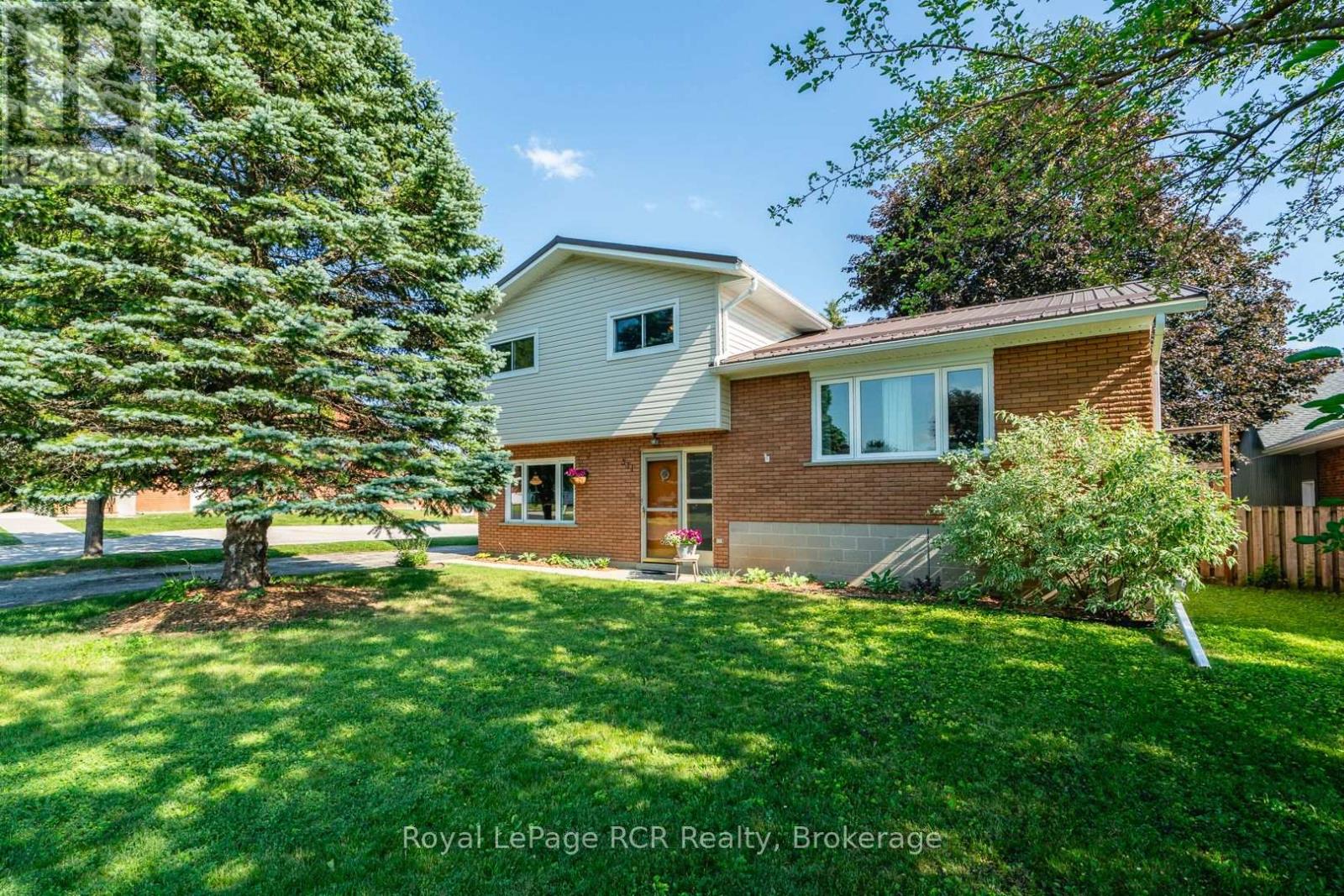 571 12TH STREET, Hanover, Ontario
