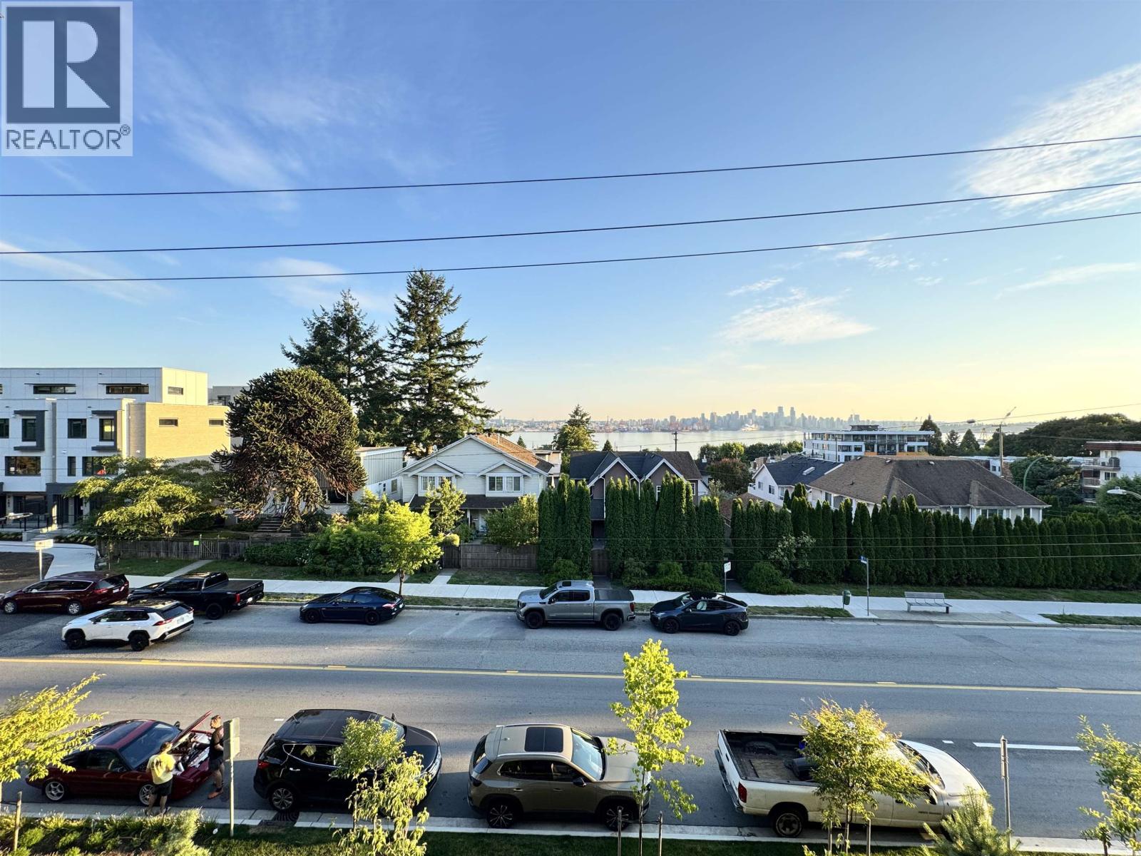 309 422 E 3RD STREET, north vancouver, British Columbia