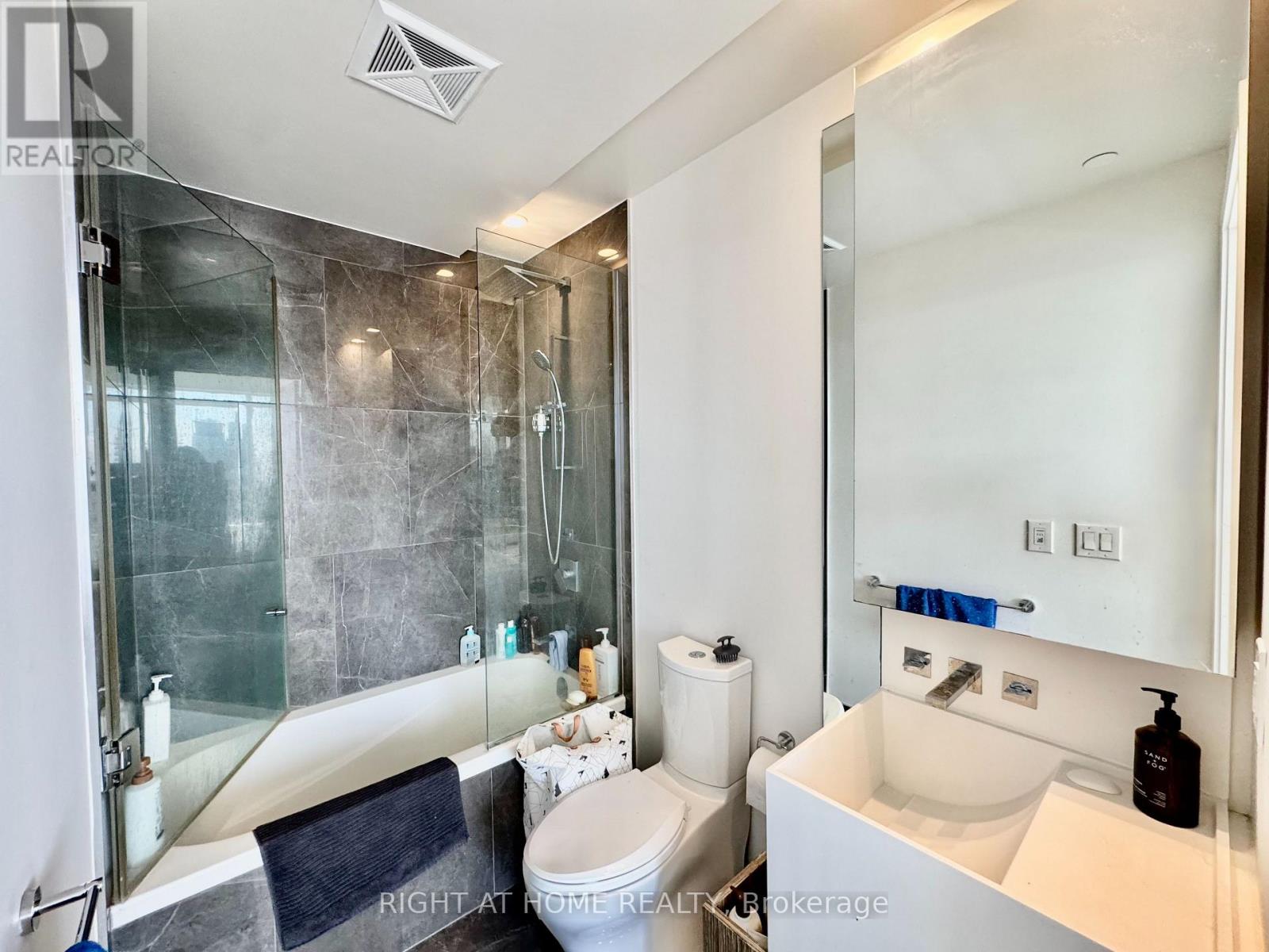 3507 - 1 Bloor Street E, Toronto, Ontario M4W 1A9 - Photo 14 - C13546796