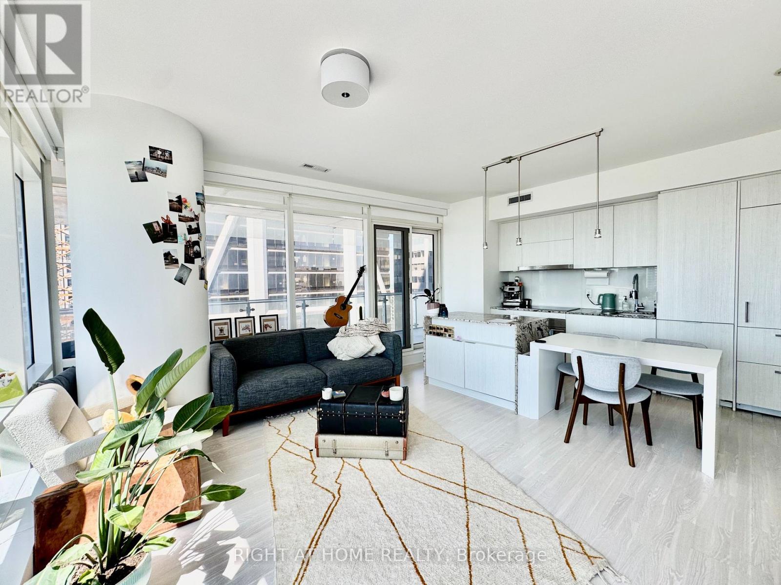 3507 - 1 Bloor Street E, Toronto, Ontario M4W 1A9 - Photo 4 - C13546796