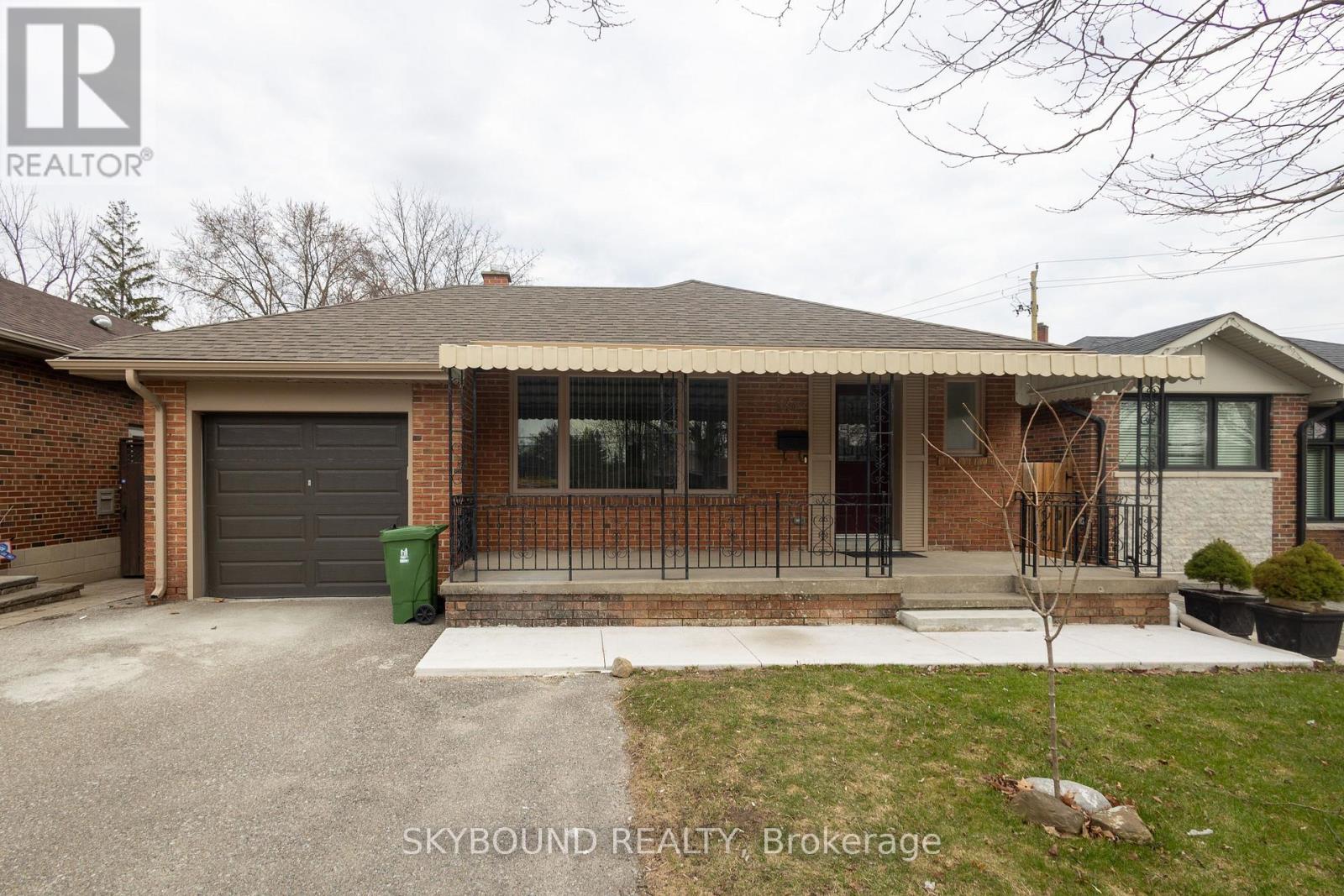 1343 ISLINGTON AVENUE, Toronto, Ontario