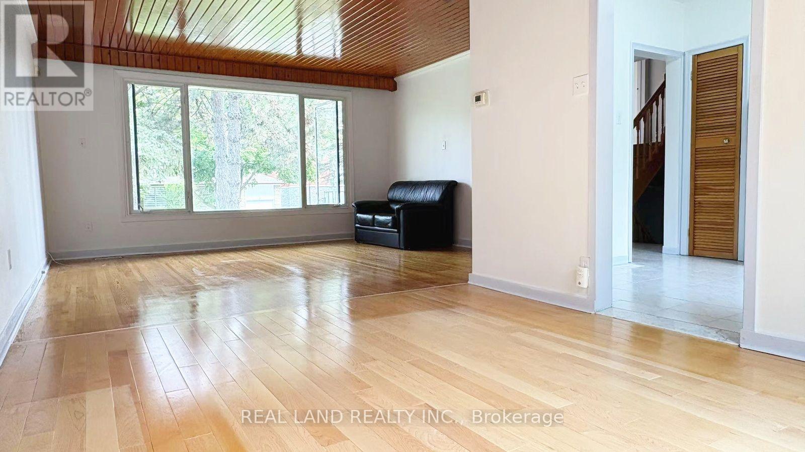 53 Lloydminster Crescent, Toronto, Ontario M2M 2S2 - Photo 8 - C13541426