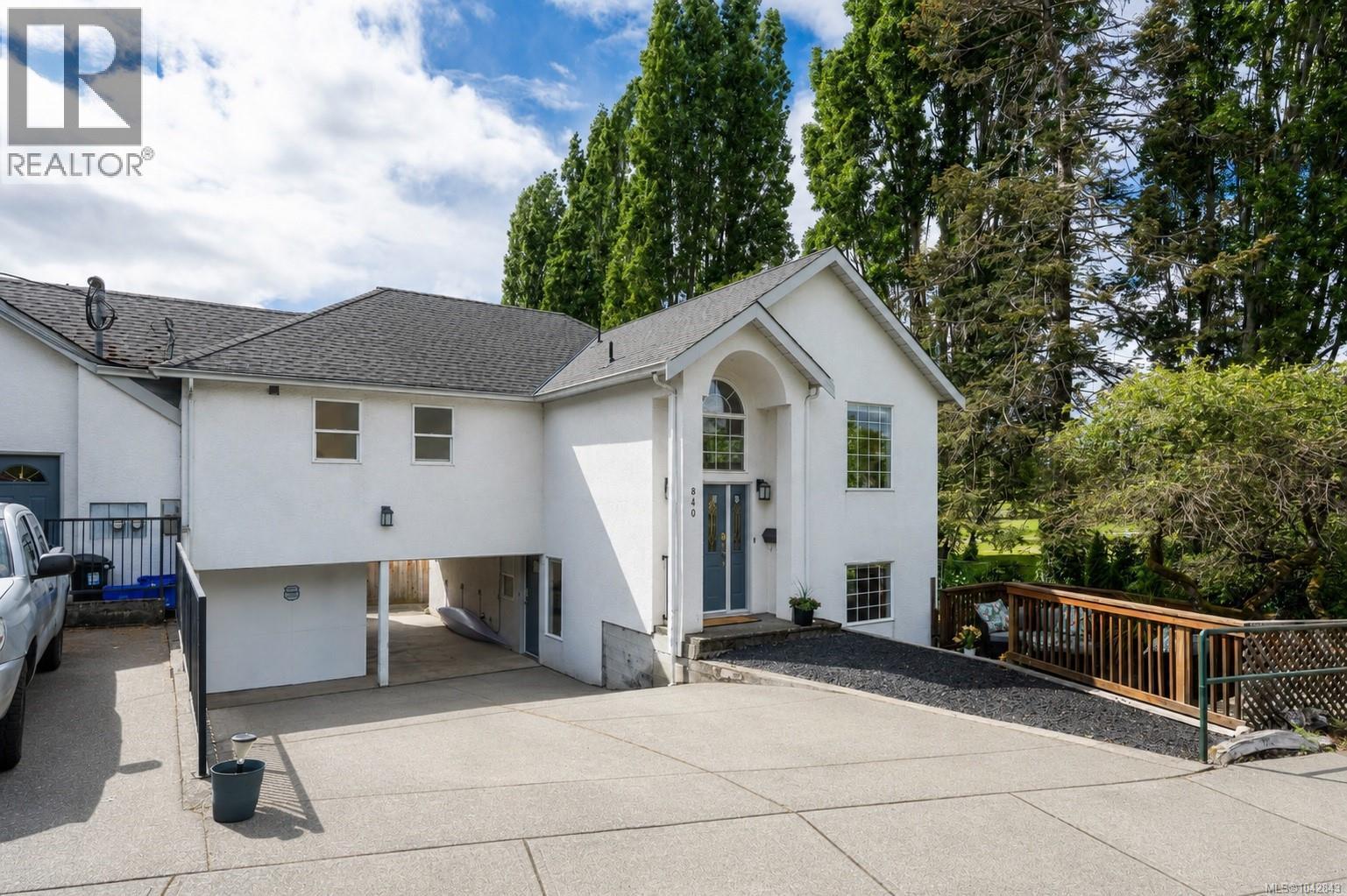 840 Tillicum Rd, Esquimalt, British Columbia