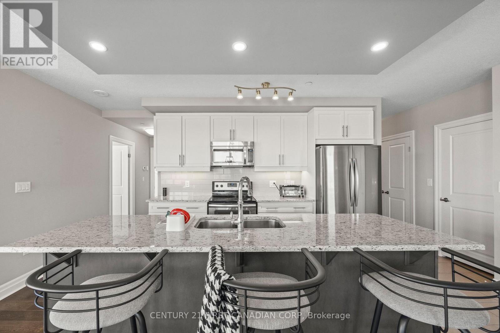 605 - 240 Villagewalk Boulevard, London North, Ontario  N6G 0P6 - Photo 16 - X13513436